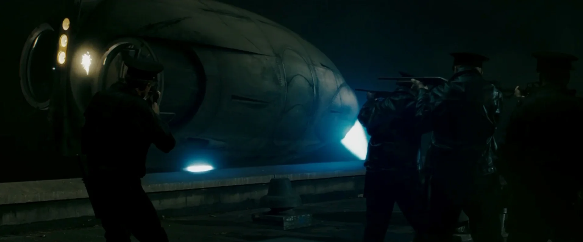 Watchmen (2009) Property of Warner Bros. Painted
color, spec, displacement and isolation maps for the Owl Ship. All maps
painted at 4K. Lookdev by Geoff
Pedder