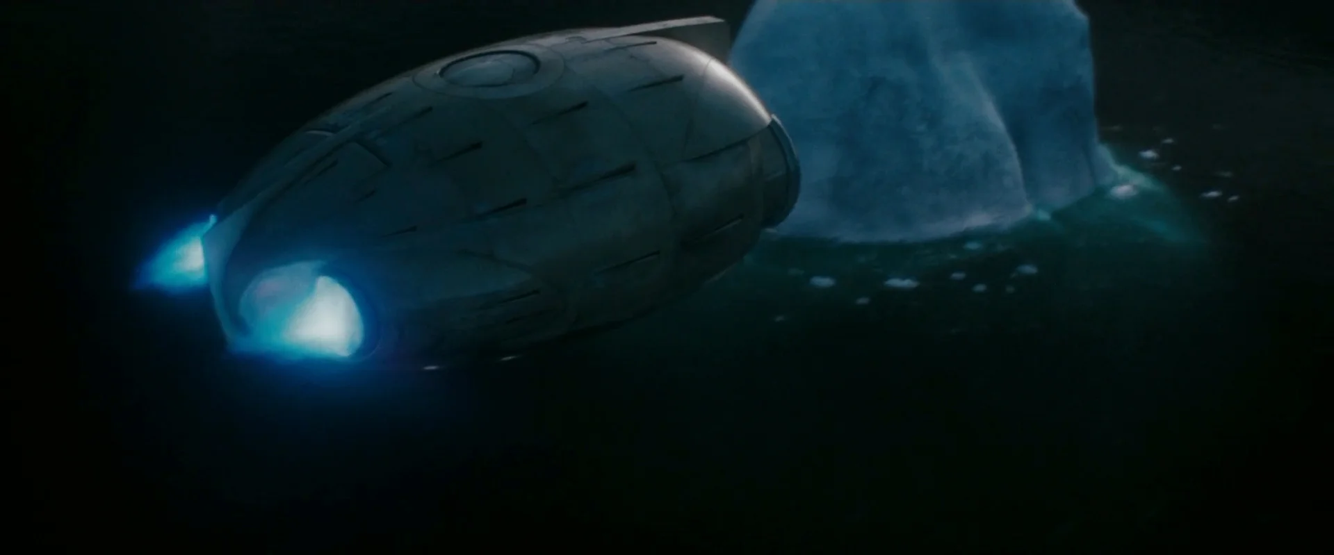 Watchmen (2009) Property of Warner Bros. Painted
color, spec, displacement and isolation maps for the Owl Ship. All maps
painted at 4K. Lookdev by Geoff
Pedder