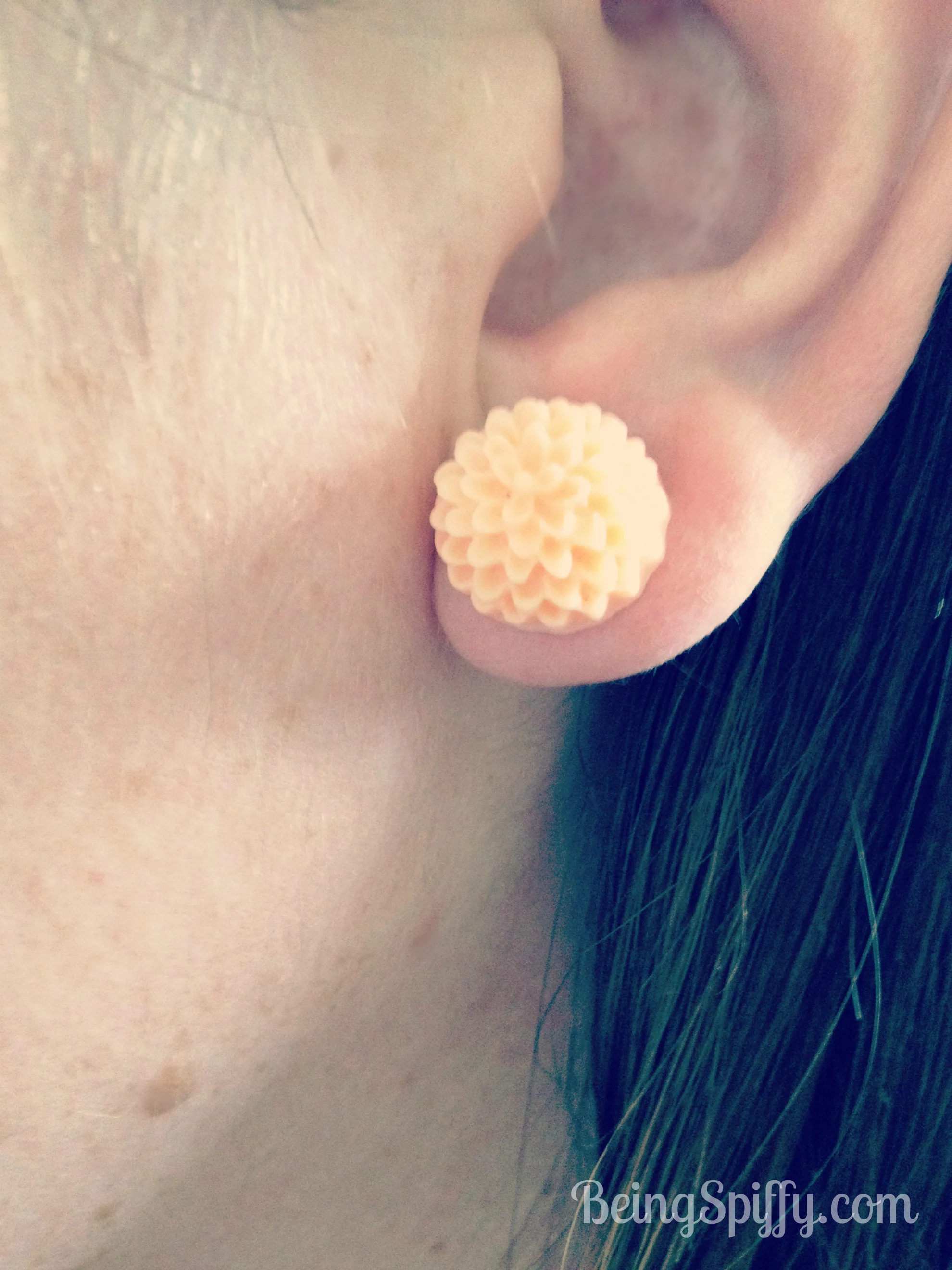 flower_earring_peach.jpg