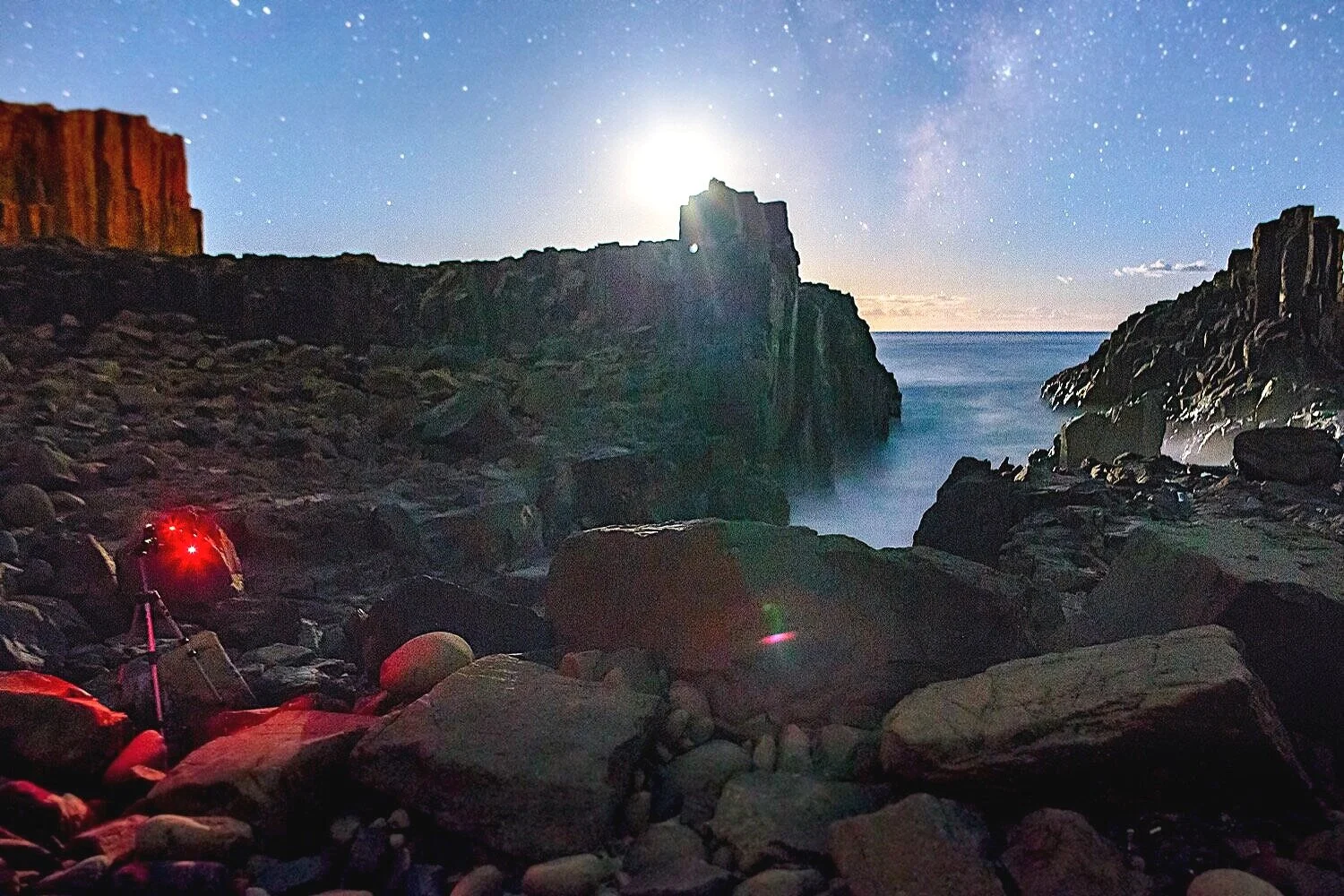 Other-worldly moonrise