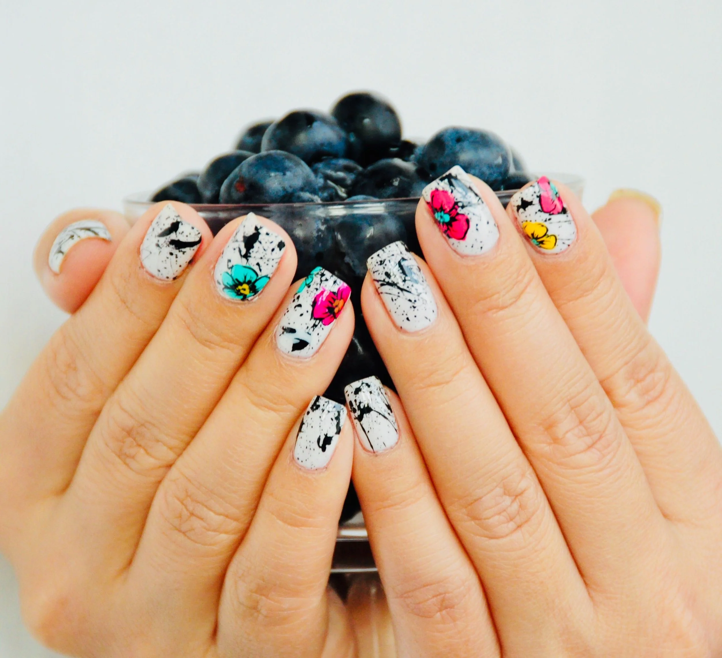 Nailart Berries.JPG