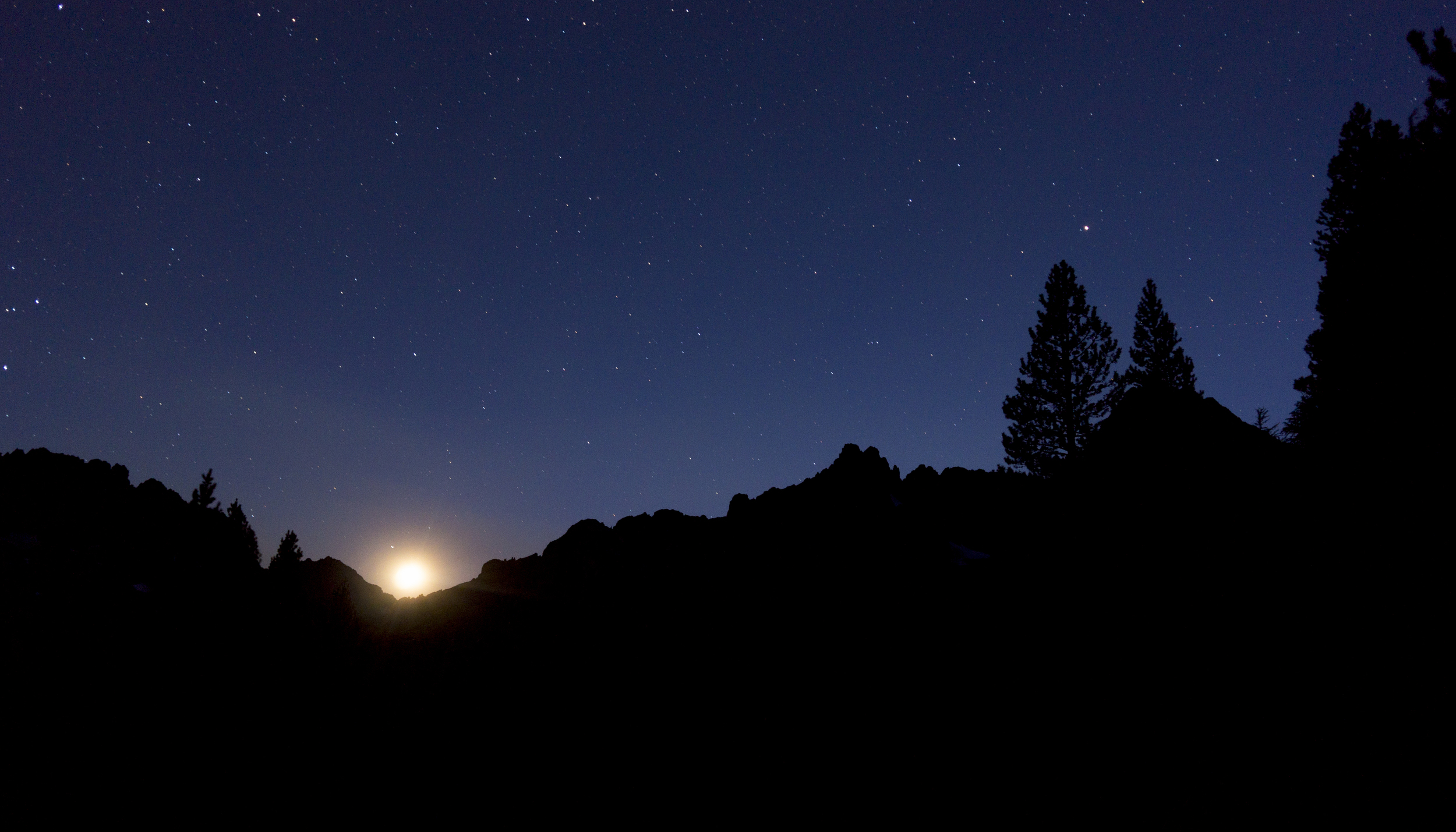 Ediza Moonset