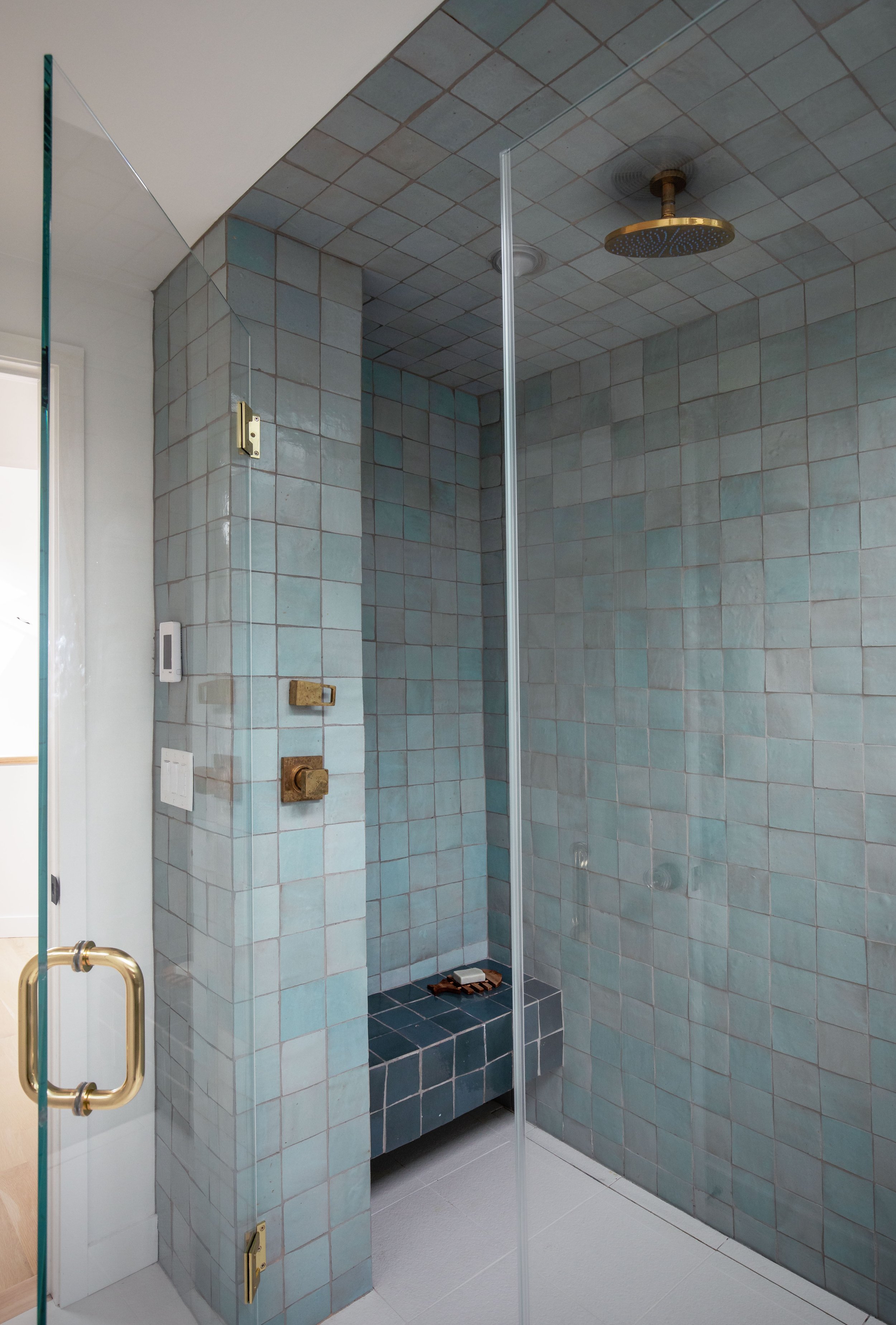 Chequessett-Neck-blue-bath-shower.jpg