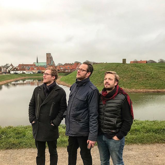 1️⃣.0️⃣0️⃣0️⃣ tak til jer der kom og hørte os i #sctcatharinækirke 💒 og på #porsborgskælder 🍷🍻
S T O R fornøjelse at optræde for jer😍🎶
#dirksontheroad #weekendtour