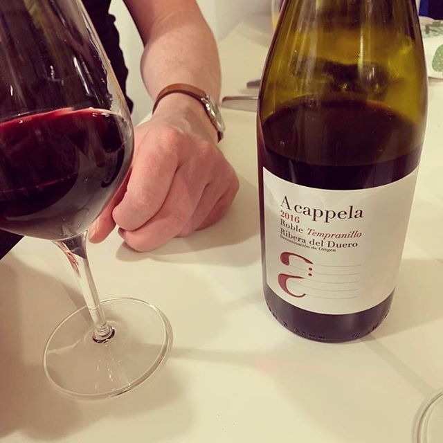 Ein König ist der A capella Wein!
#dårligkorhumor #dejligvin #acapella #DunkelDirks