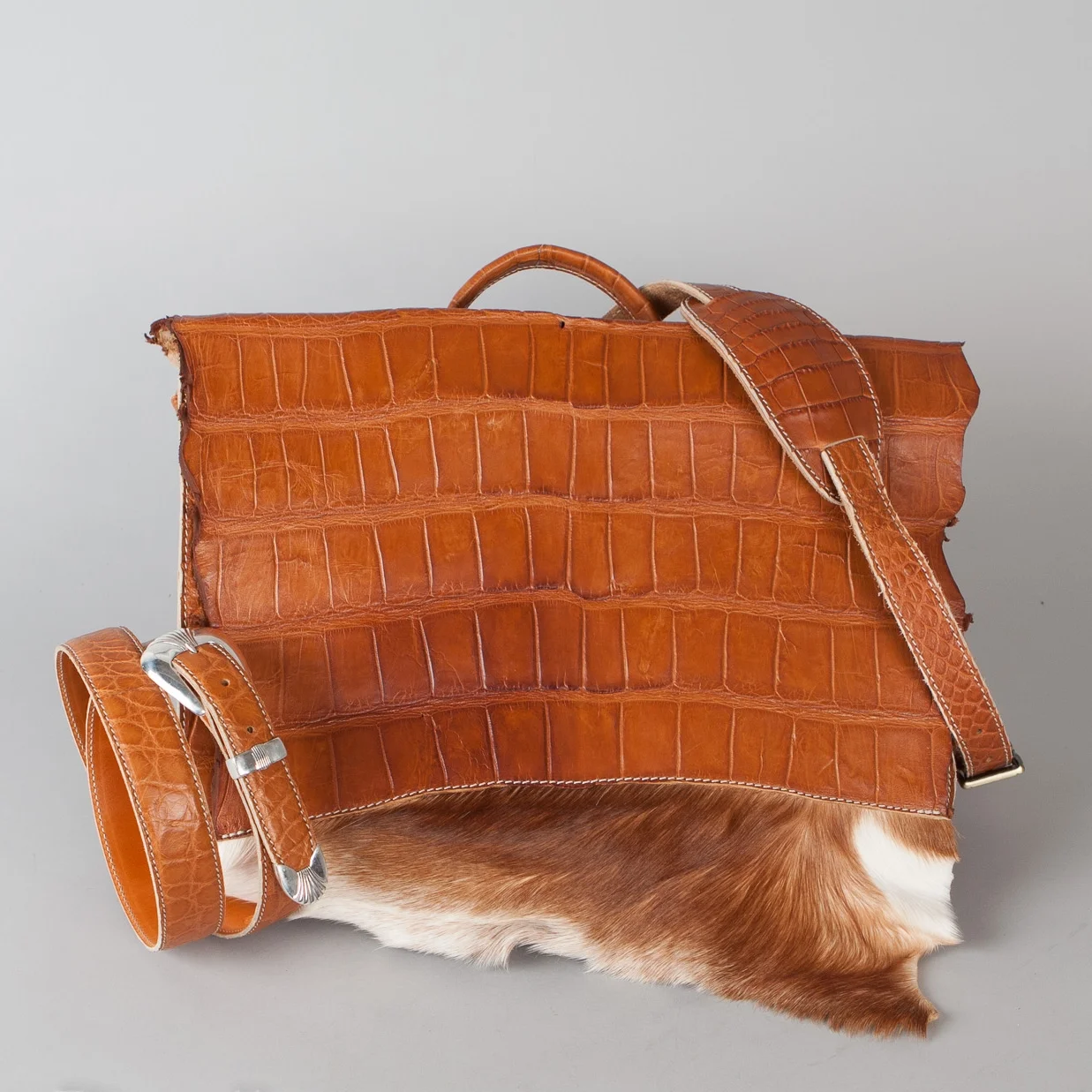 Rugged Messenger in Alligator