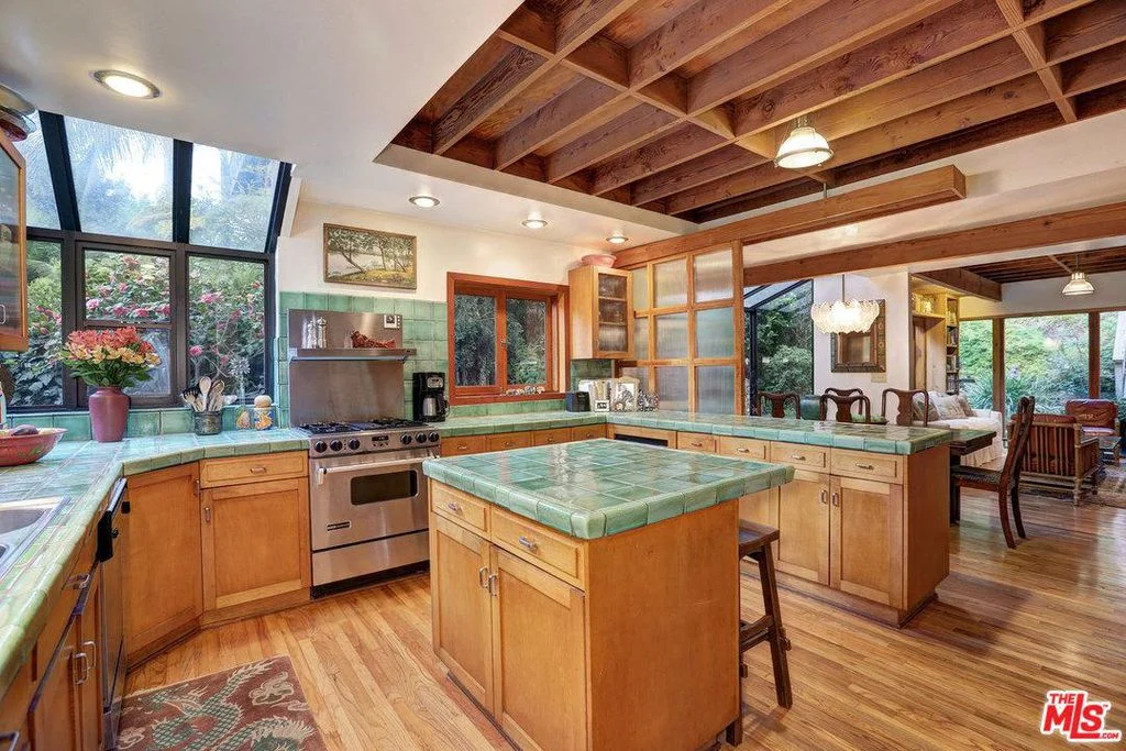 5_Kane_Kitchen_Lower.jpg