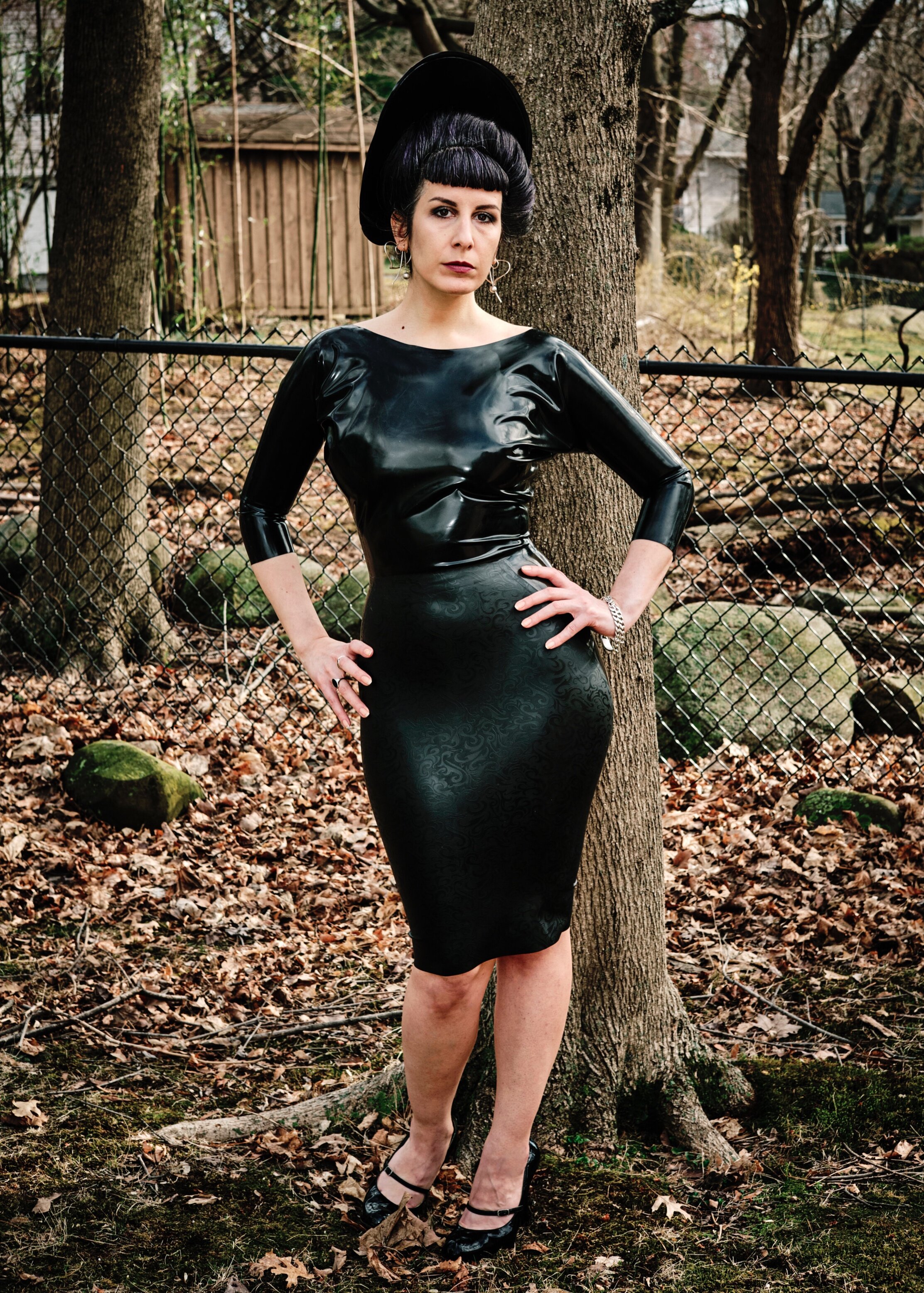 BabyLove's Latex Textured Curvy Pencil Skirt