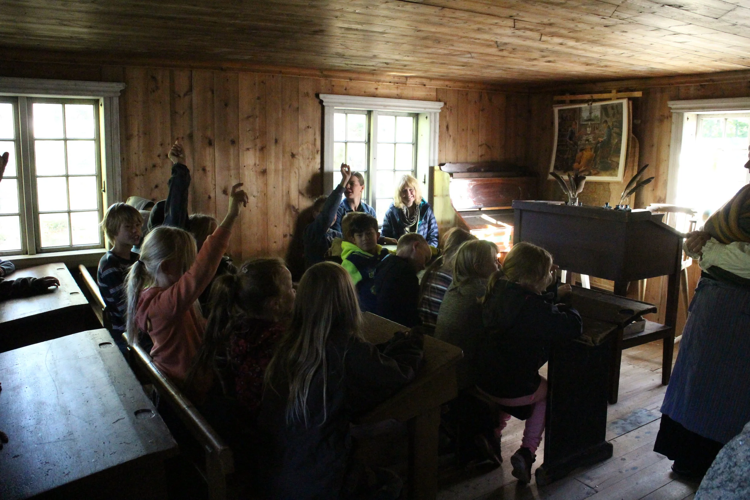 Besøk i den gamle skolestua på Land Museum