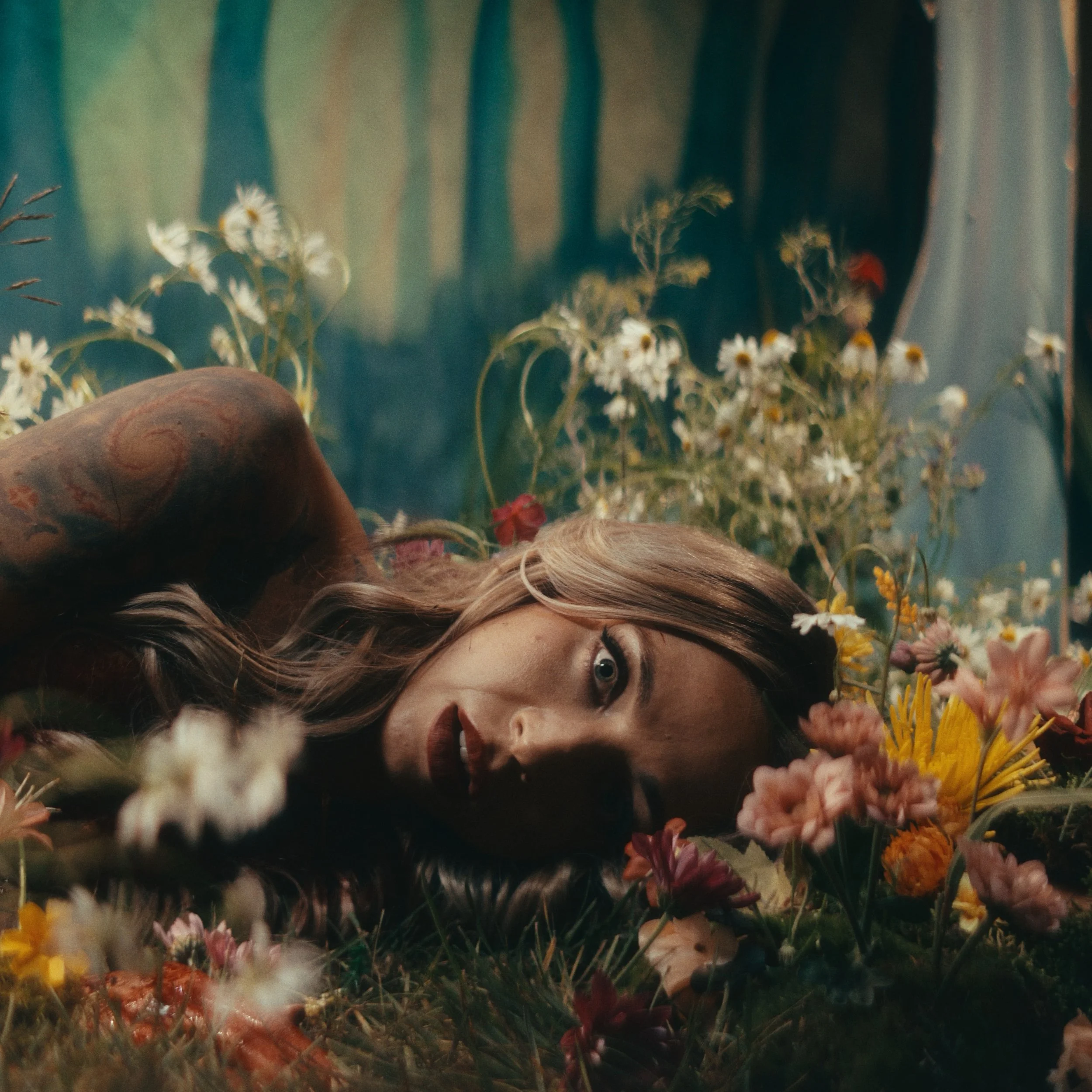 got to create a really unique look for this @versafilms music video for @gore.theband - our second time doing &ldquo;vertiscope&rdquo; (aka using anamorphic lenses to stretch the image 2x vertically at 90 degrees) which resulted in a 1:1 aspect ratio