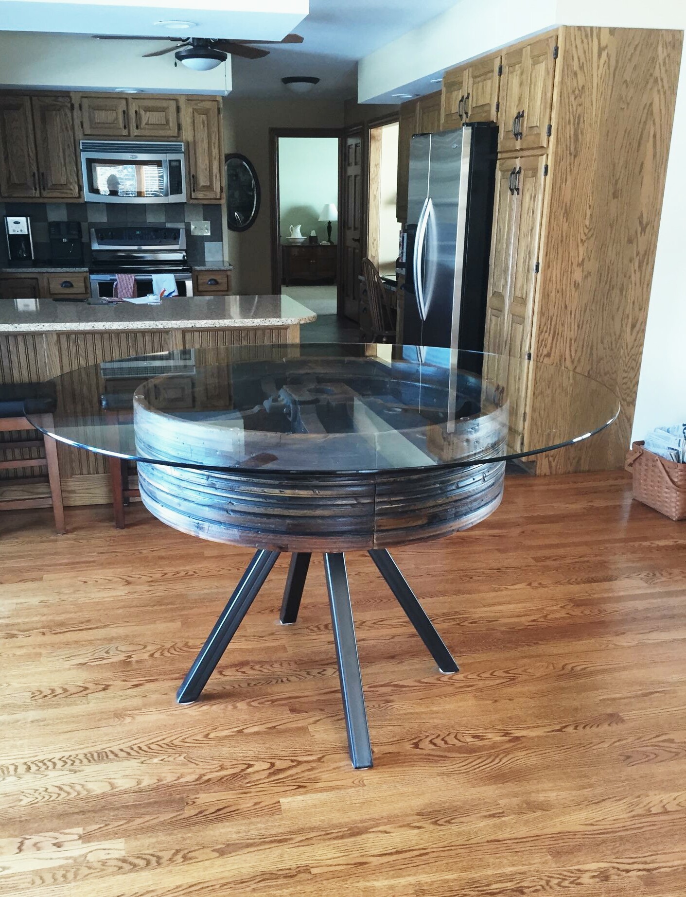 Wide-belt Pulley Dining Table