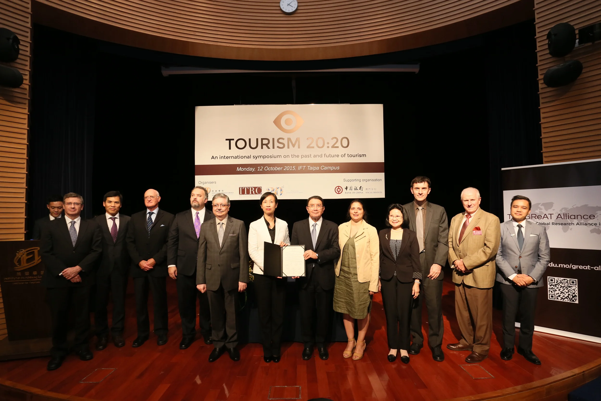 During the TOURISM 20:20 international symposium, the Director of the IFT Tourism Research Centre (ITRC), Professor Leonardo (Don) A.N. Dioko signed a Joint Statement with the founding (working committee) members of the new Global Research Alliance in Tourism (GReAT) coming from 8 renowned tourism research centres and universities in Australia, India, New Zealand, South Africa, Thailand, the United Arab Emirates, the United Kingdom and the United States, witnessed by the UNWTO Secretary General, Dr. Taleb Rifai, and IFT’s President, Dr. Fanny Vong.
