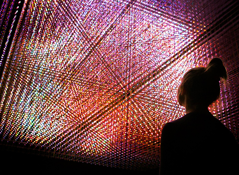 teamlab-living-digital-space-and-future-parks-pace-gallery-designboom-02.jpg