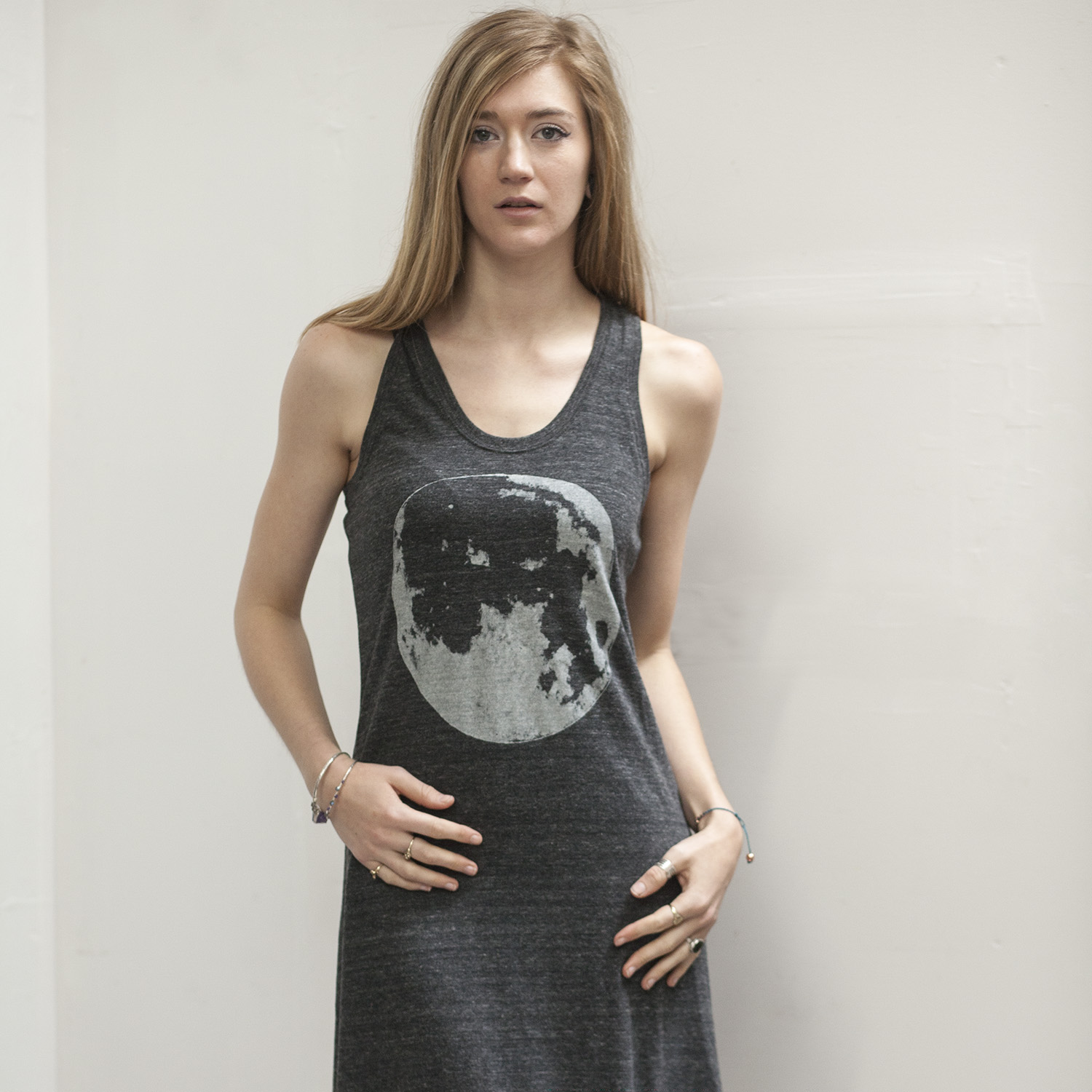 W_Maxi_Black_Moon_Square.jpg