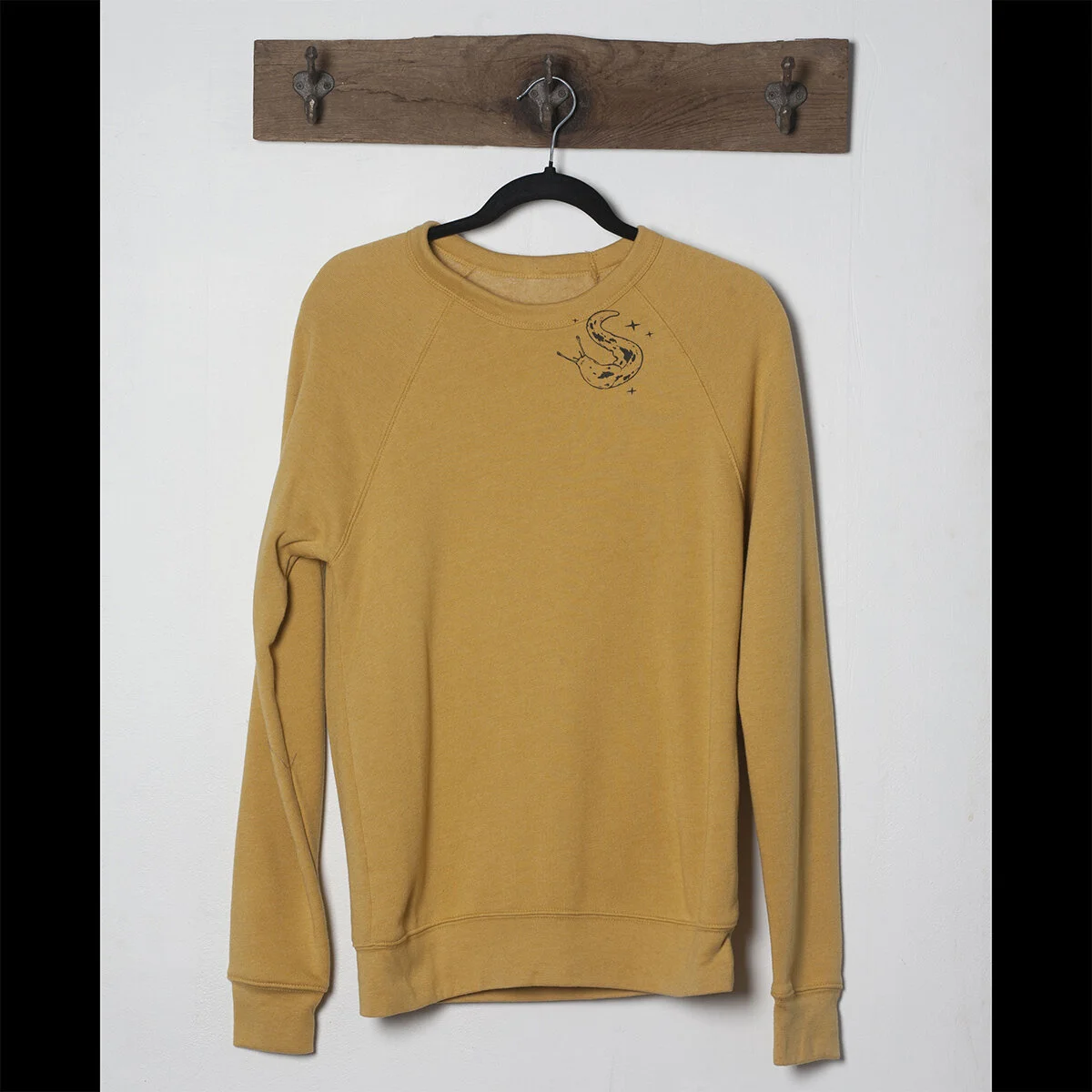 slug_pullover.jpg
