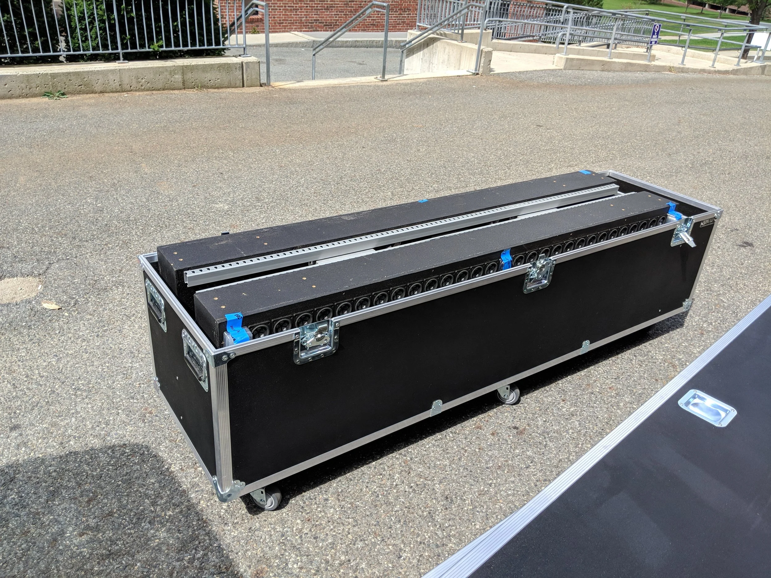 The arrays tour in road cases