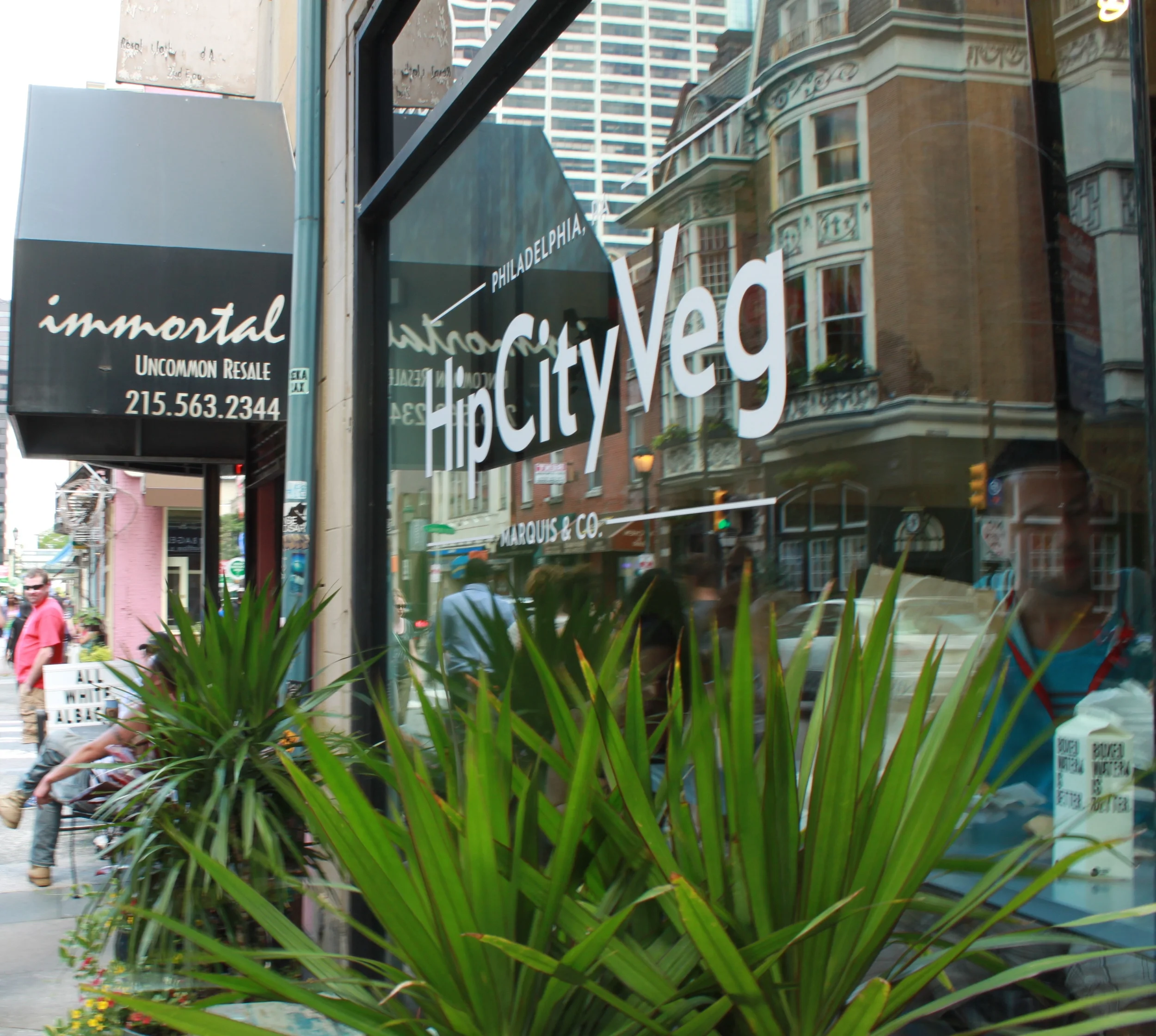 lines out the door @hipcityveg