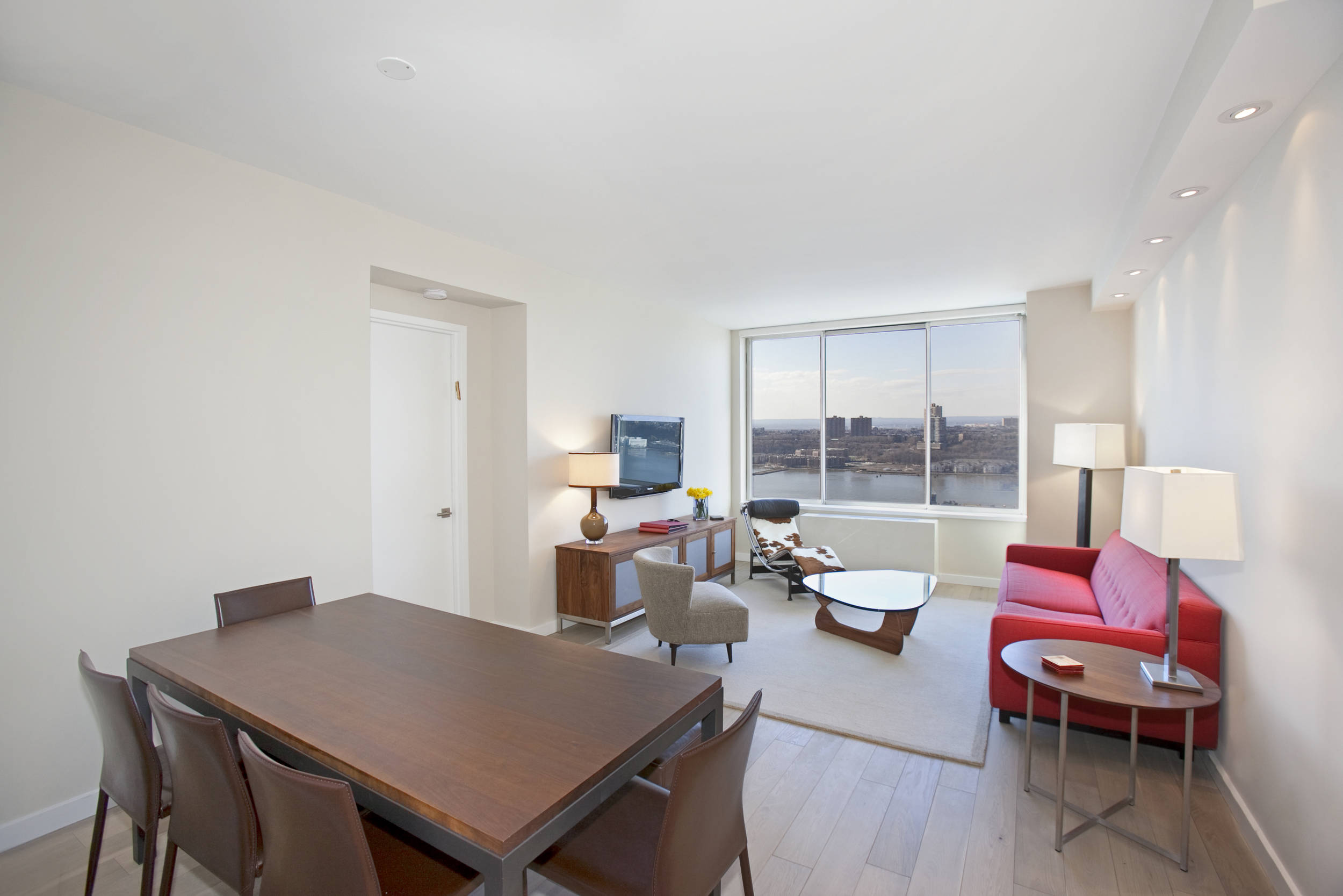 LivingRoom2.jpg