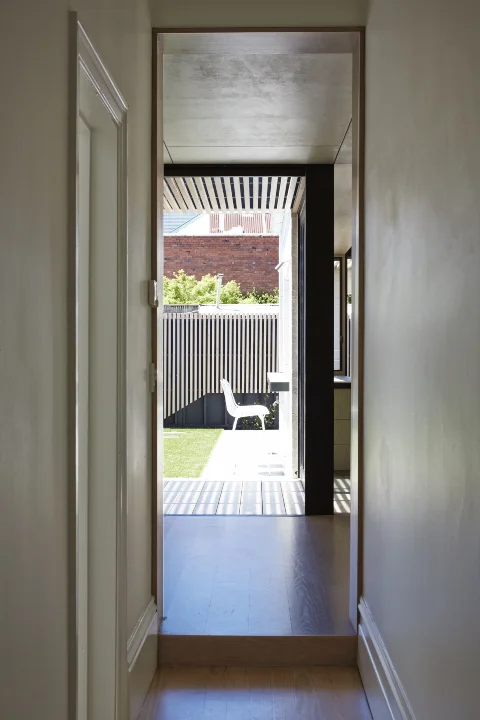 2014_oct30_fpoon_prahran2117_pp_lr.jpg