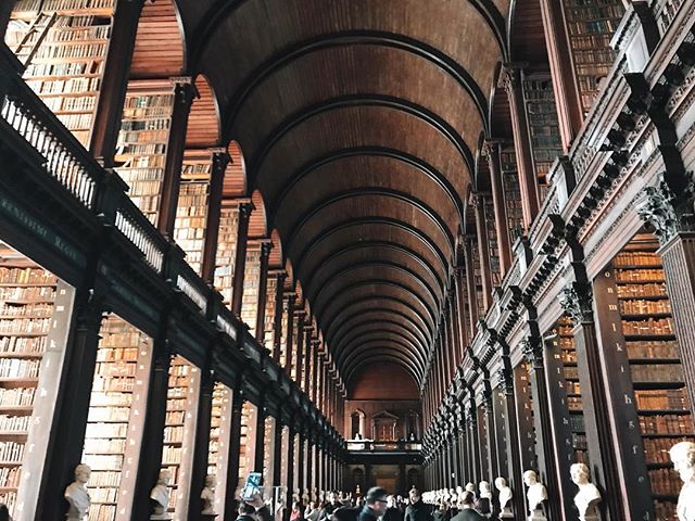 Always love visiting this absolutely beautiful library. If only I were allowed to actually stay and read!

#travel #travel2019 #travelgram #instatravel #travelblogger #culture #photography #photooftheday #travellingthroughtheworld #thecolorspectrumpr