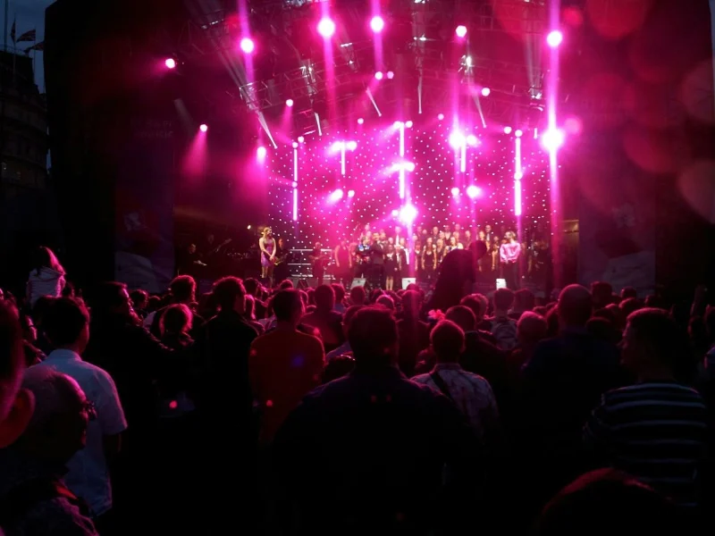 The Trafalgar Square stage - pretty in pink!