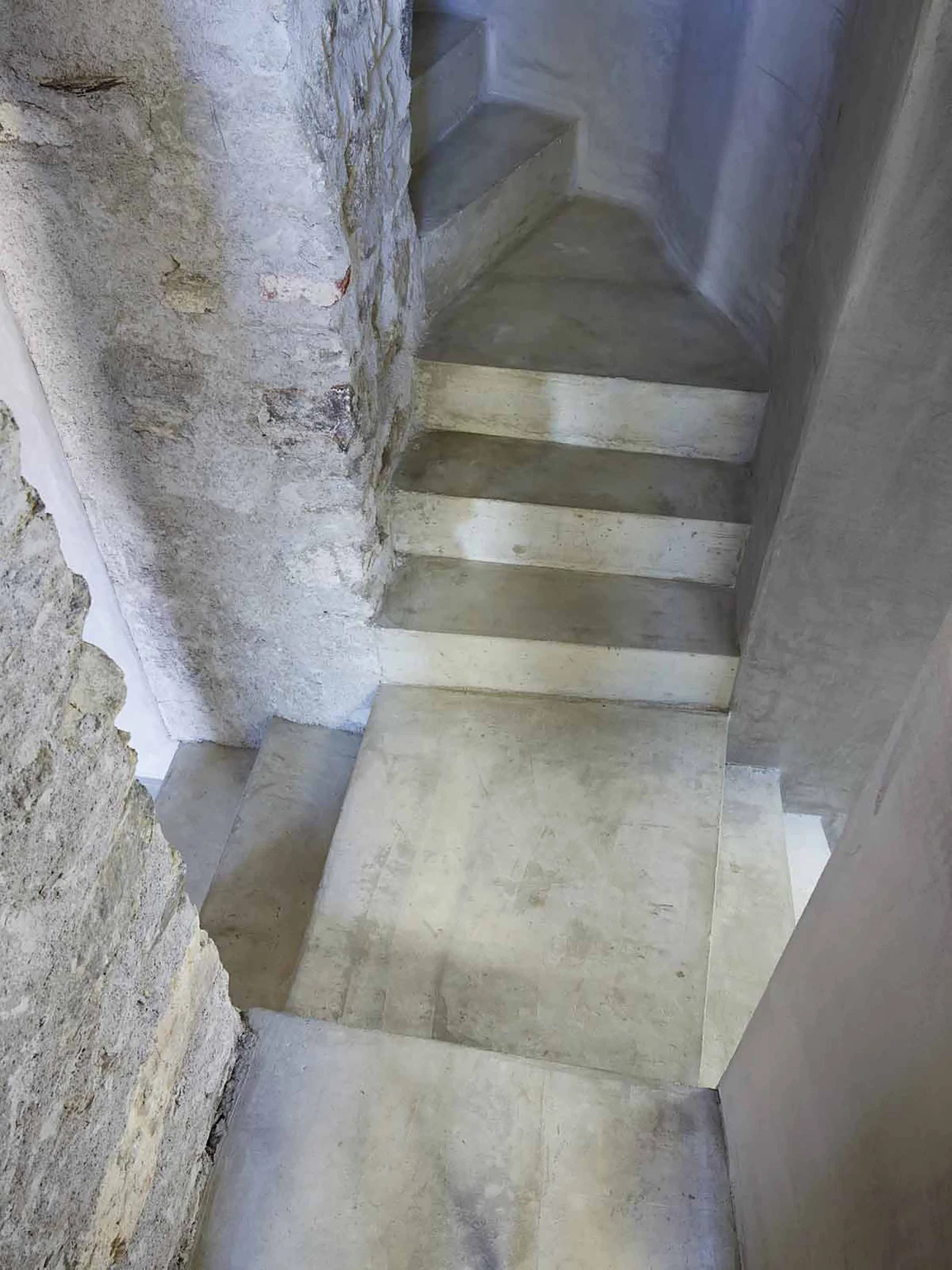 543dd65cc07a80762d000253_stone-house-transformation-in-scaiano-wespi-de-meuron-romeo-architects_1430_cf031272.jpg