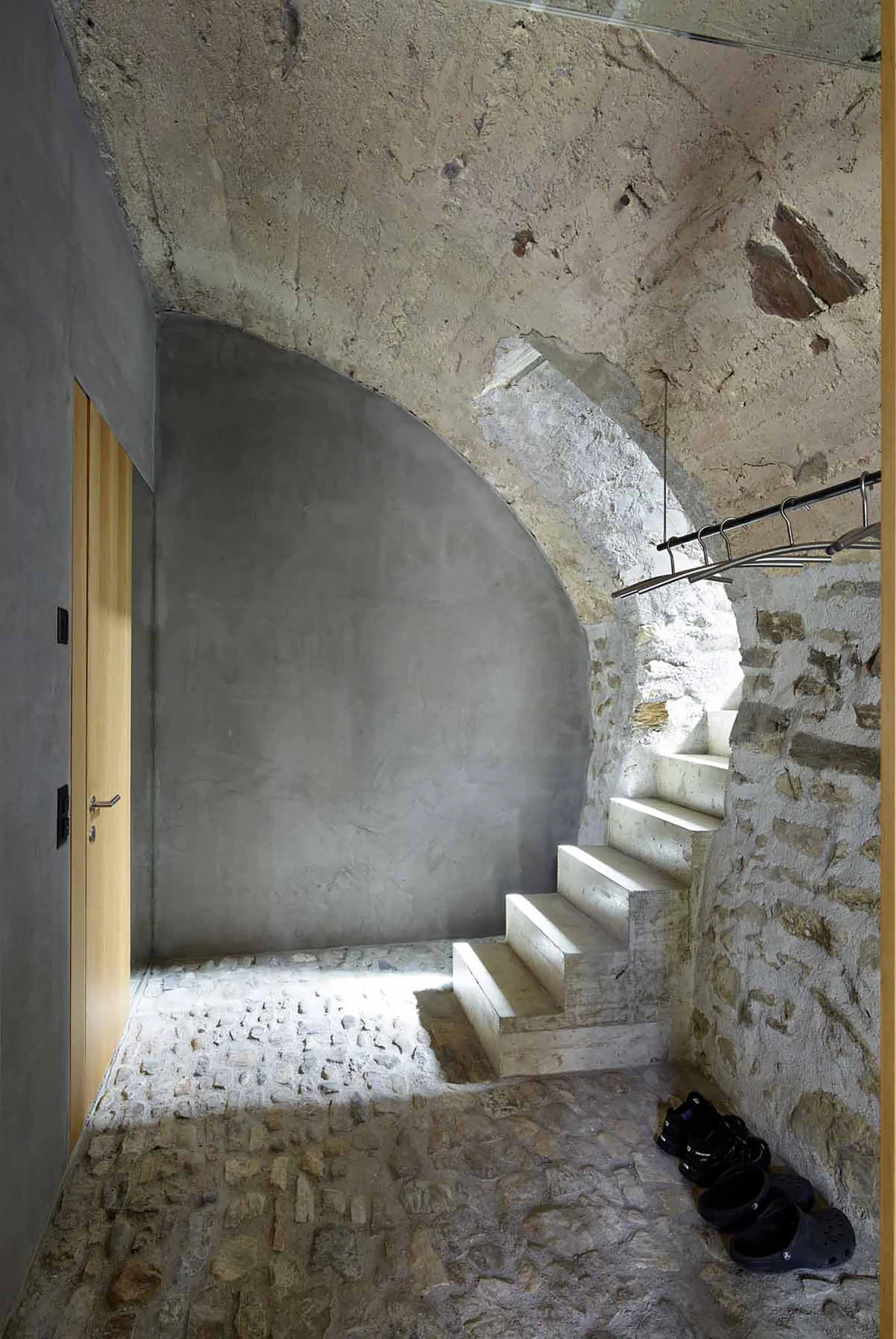 543dd679c07a80762d000254_stone-house-transformation-in-scaiano-wespi-de-meuron-romeo-architects_1430_cf031653.jpg