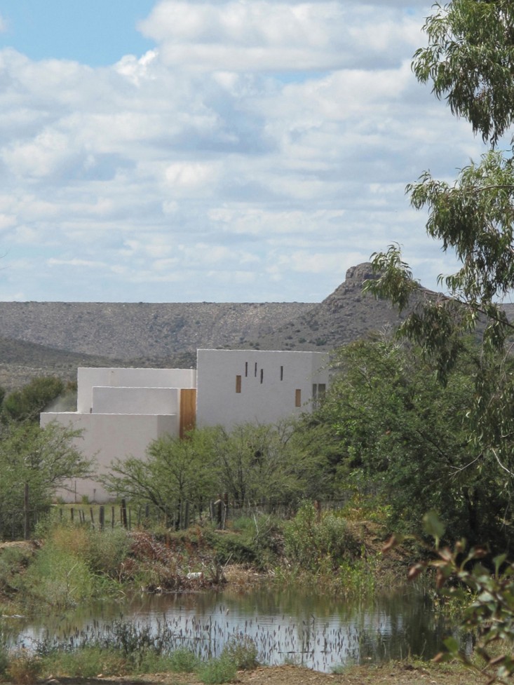 Swartberg-House-by-Openstudio-Architects-Great-Karoo-South-Africa-Remodelista-08.jpg