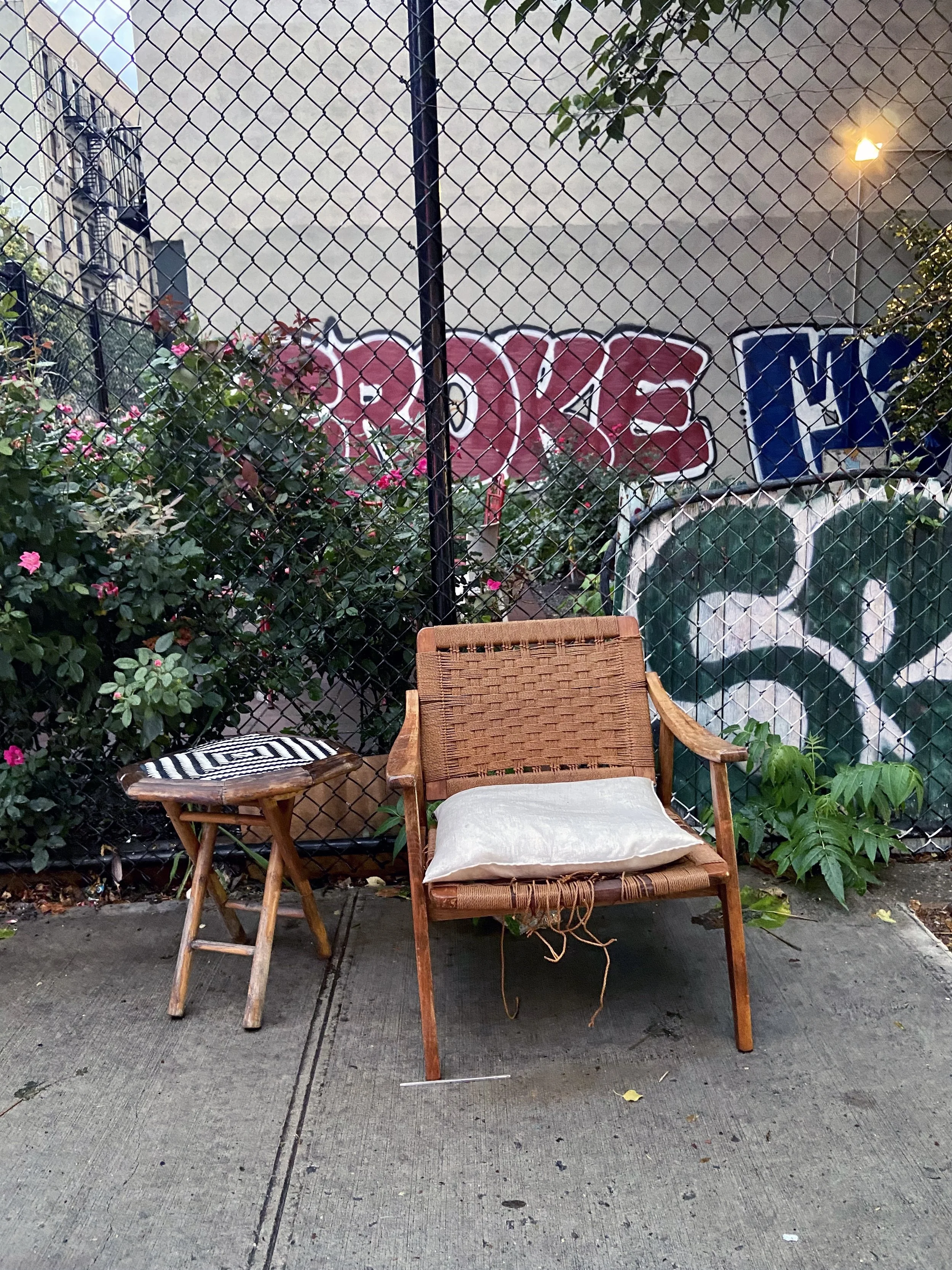 chairandcoffeetable.jpg