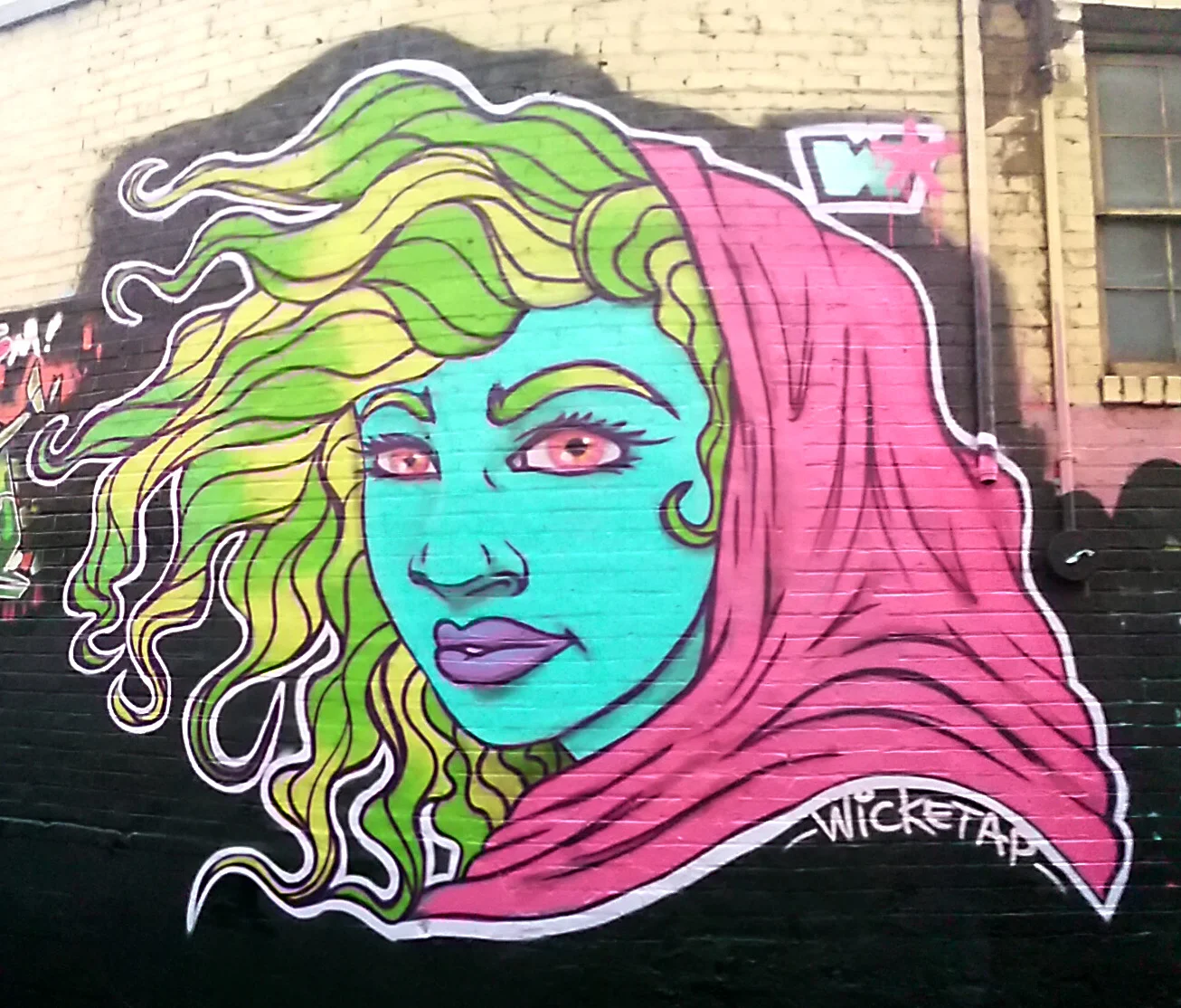 Holy Smoke alley
