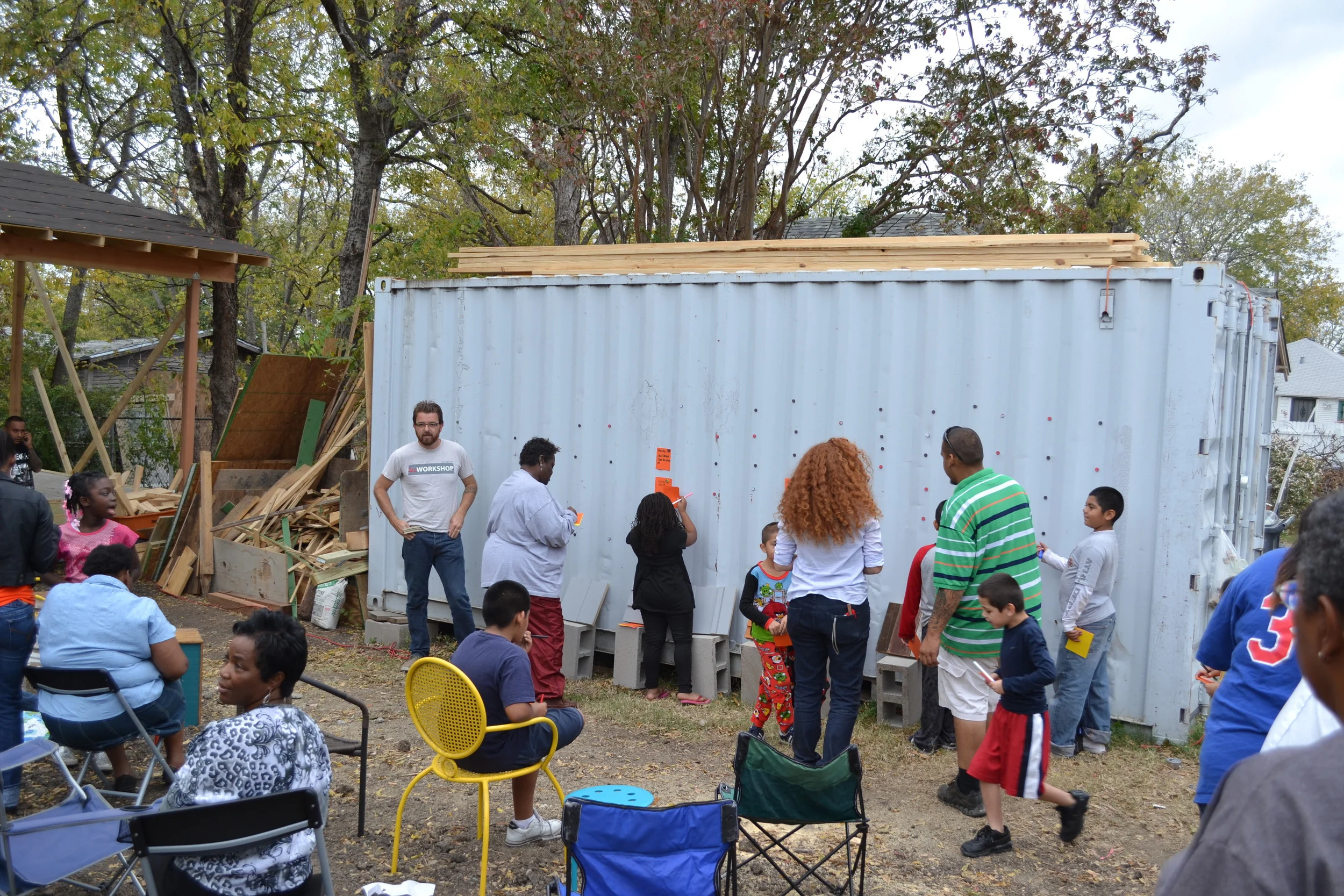 Residents choose the cladding for the house.