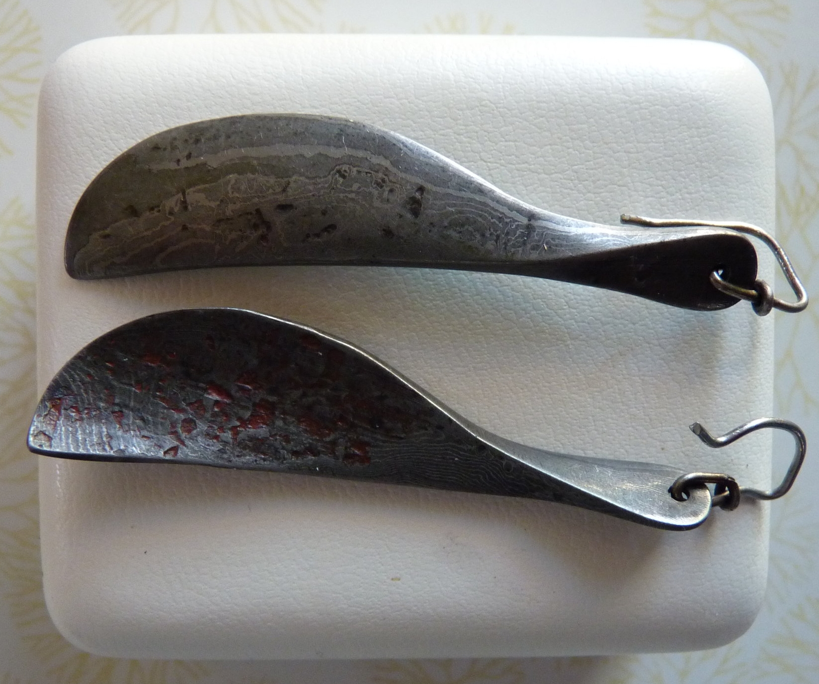  Earrings of 'Damascus' steel by Jeremyah. 
