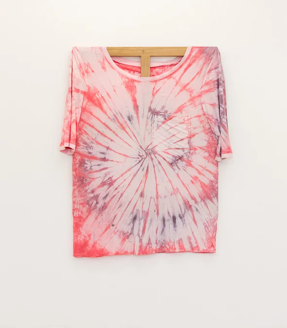 Tie Dye Tee, 2015, 117 x 101,5 Mixed textiles on walnut stretcher