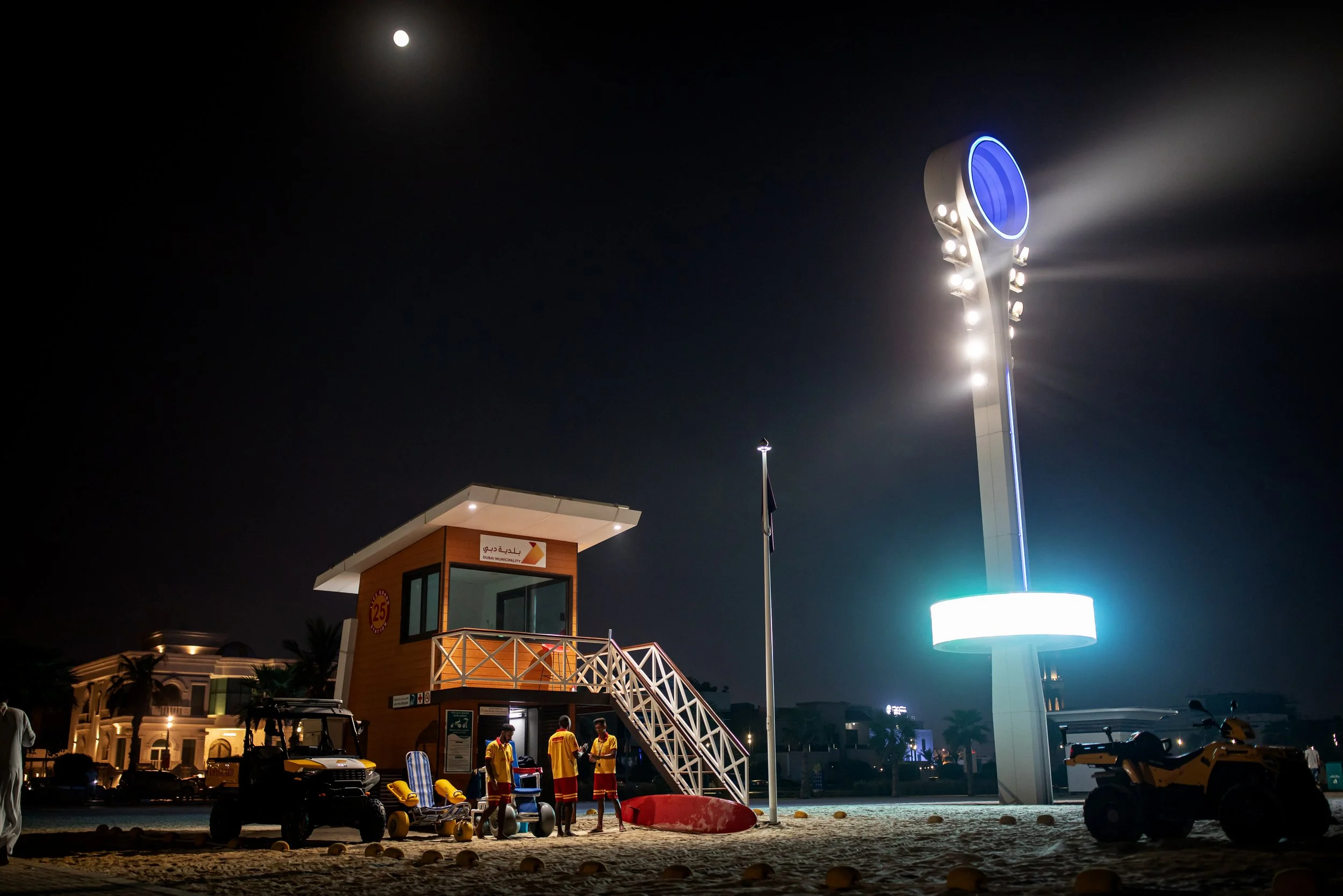 DiCenzo_Dubai_NightSwimming_12.jpg