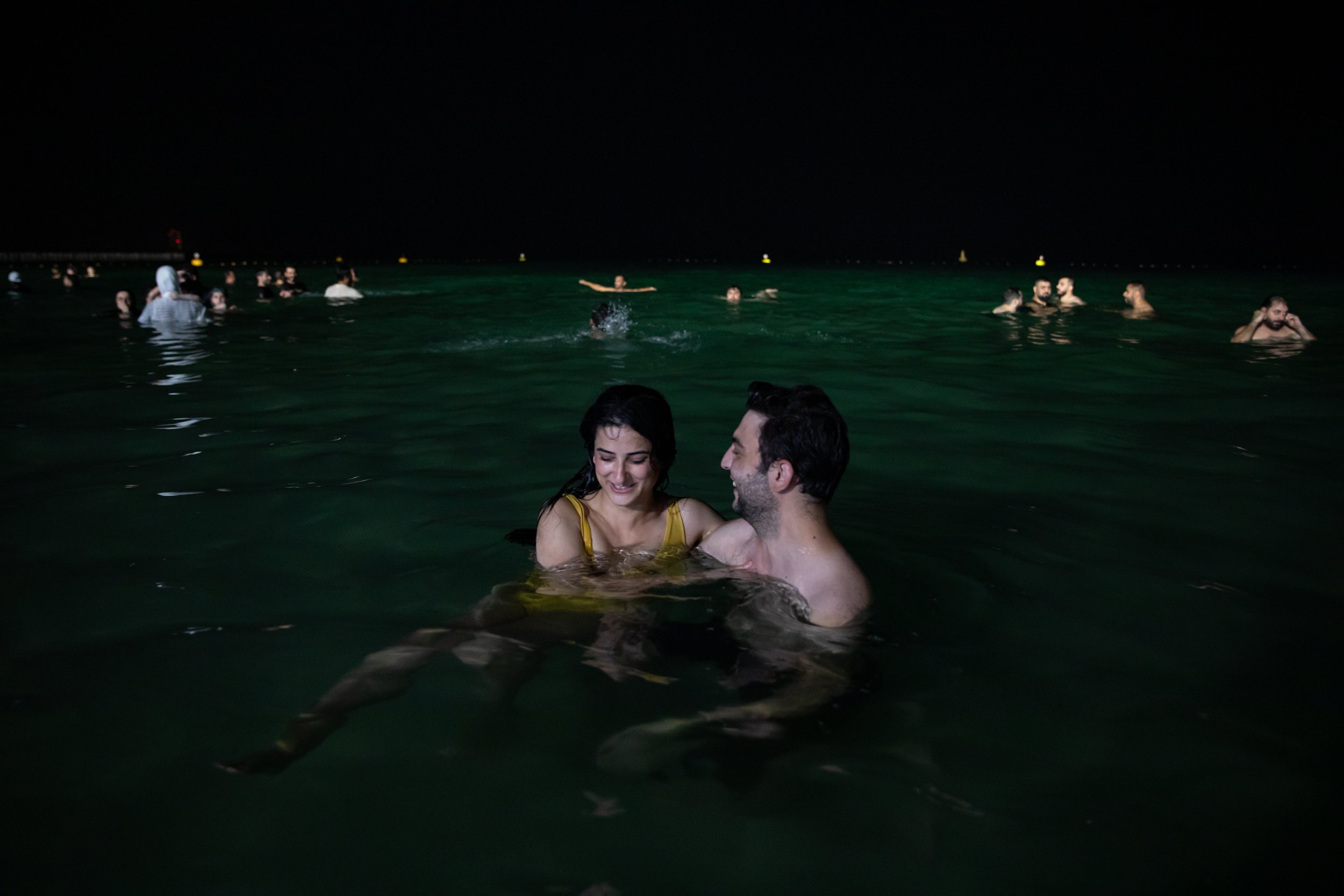DiCenzo_Dubai_NightSwimming_35.jpg
