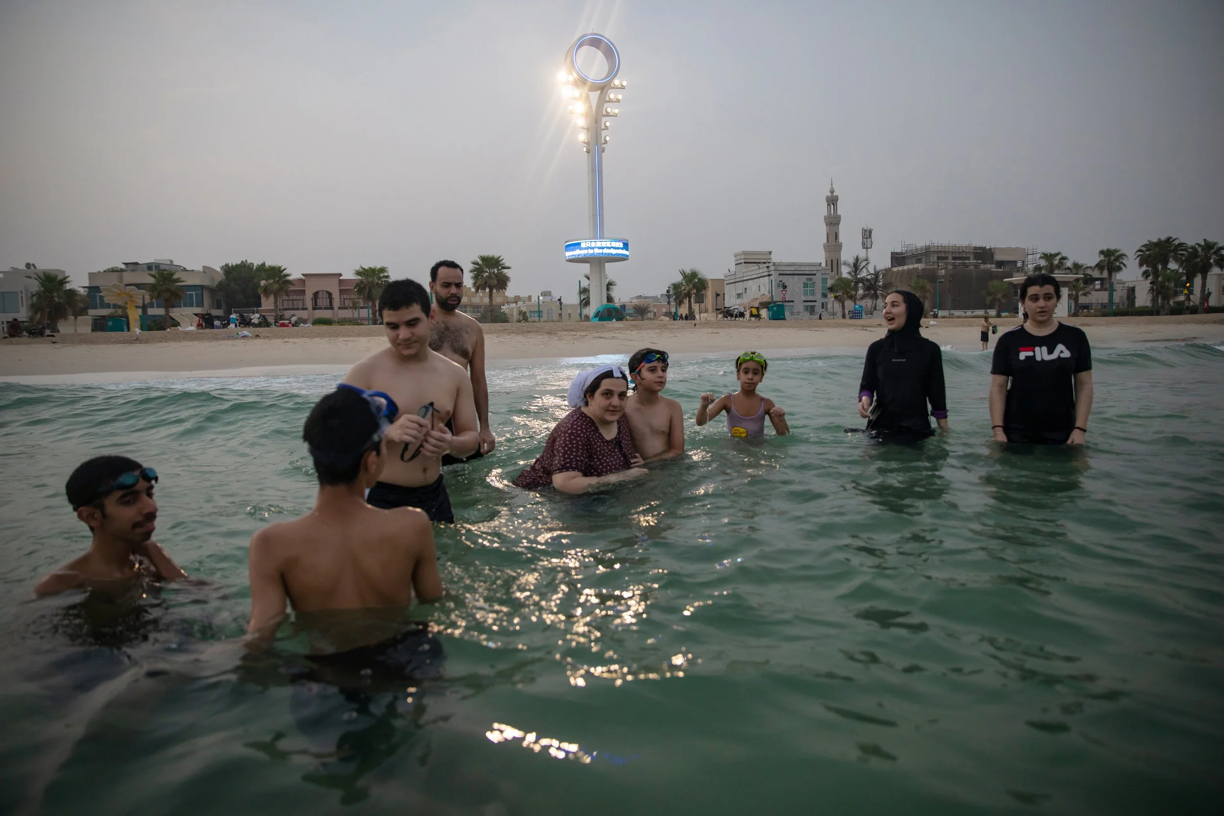 DiCenzo_Dubai_NightSwimming_69.jpg