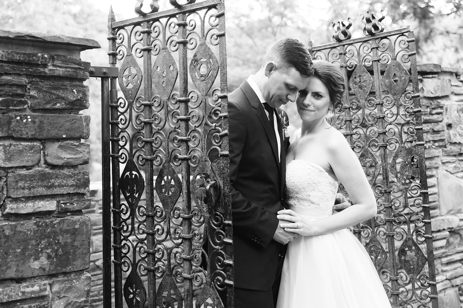 DESTINATIONWEDDING-OHIOWEDDING-CLUBATHILLBROOK-CHAGRINFALLSWEDDING-29.jpg