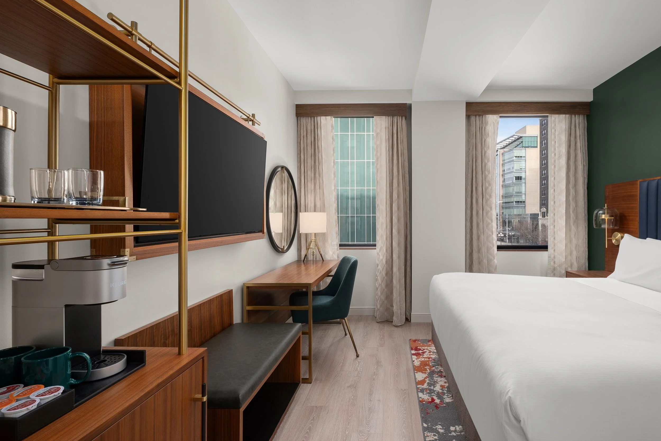 Hotel Ardent King guest room