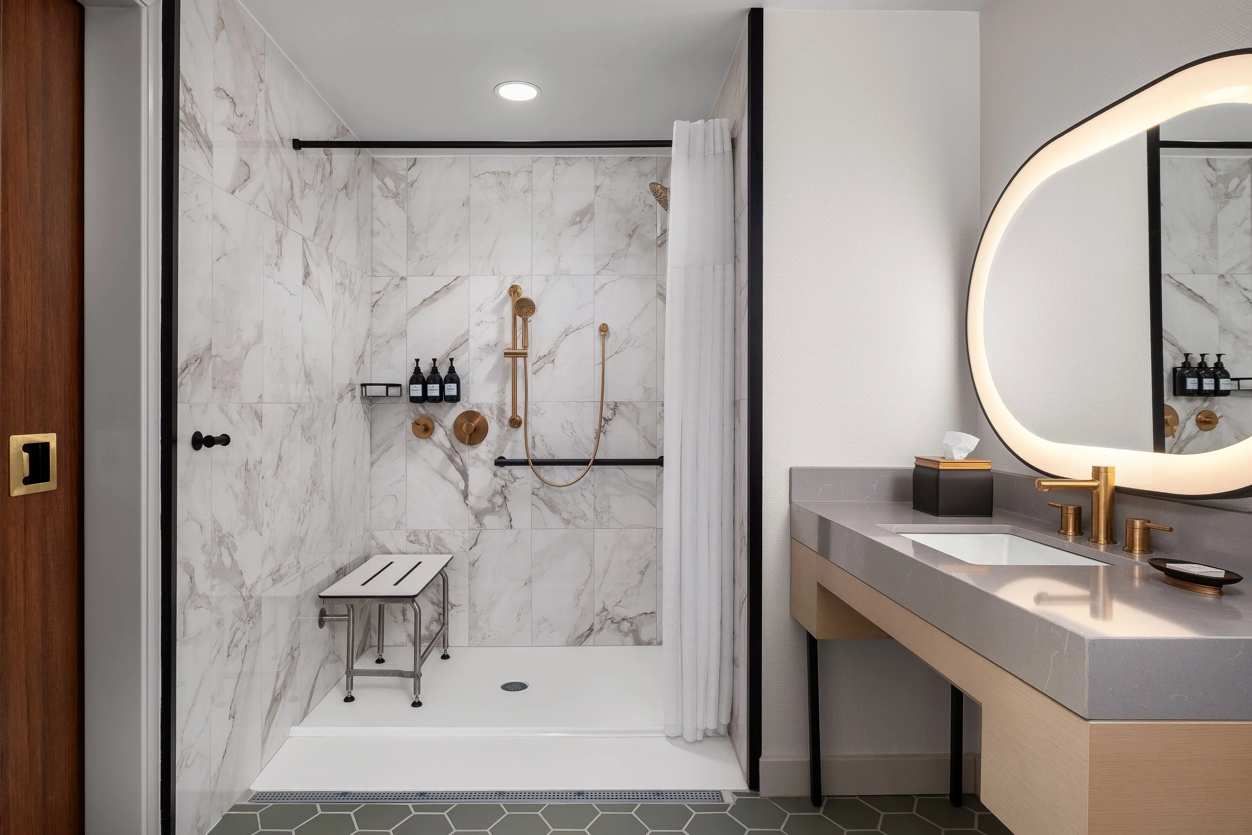 Hotel Ardent guest bathroom