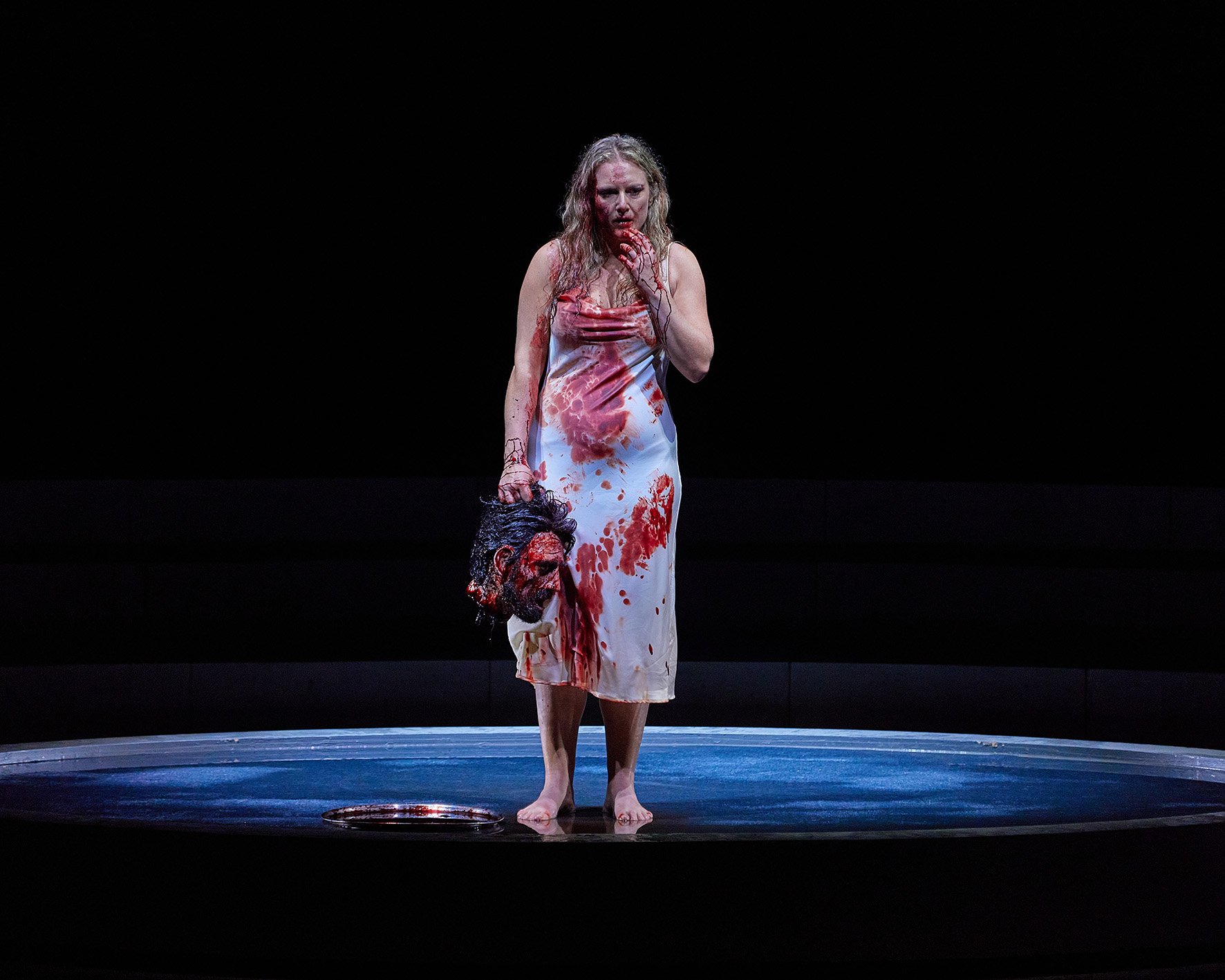 Sinéad Campbell Wallace (Salome) in INO's Salome2 Photo Patricio Cassinoni.jpg