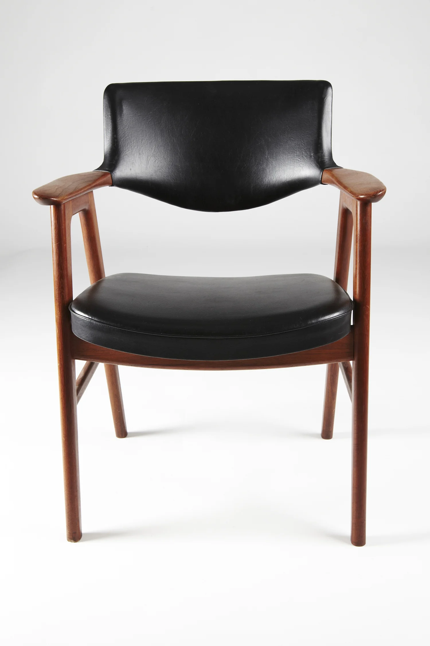 E Kierkegaard 1955 conference chair5_resize.jpg
