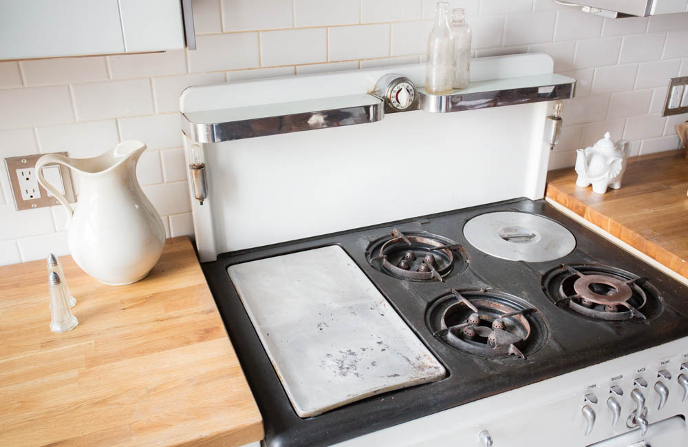 The vintage 1910 Champion Stove in the Bowler suite.