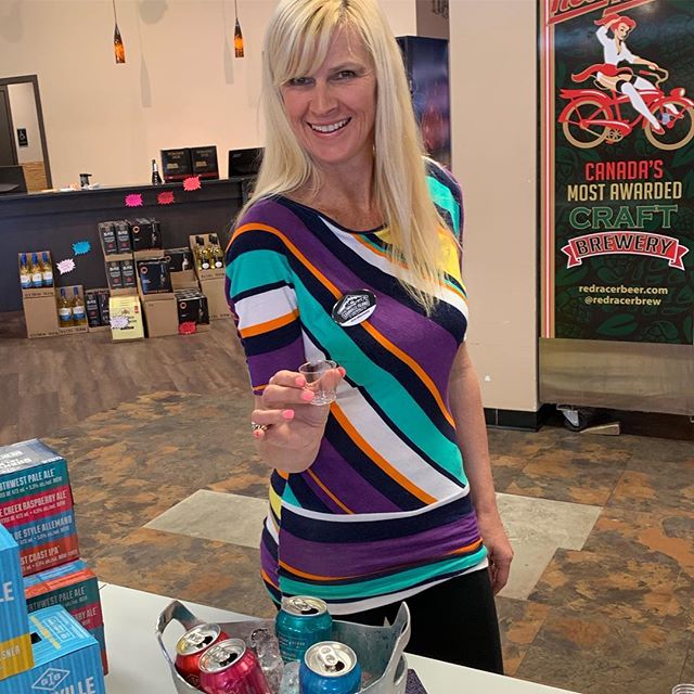 Hey gang! It’s another sippy Saturday going down! Today we’re sampling a variety of @granvillebeer in store! Kim will be here until 6pm if you wanna have a sip! Cheers! 🍻