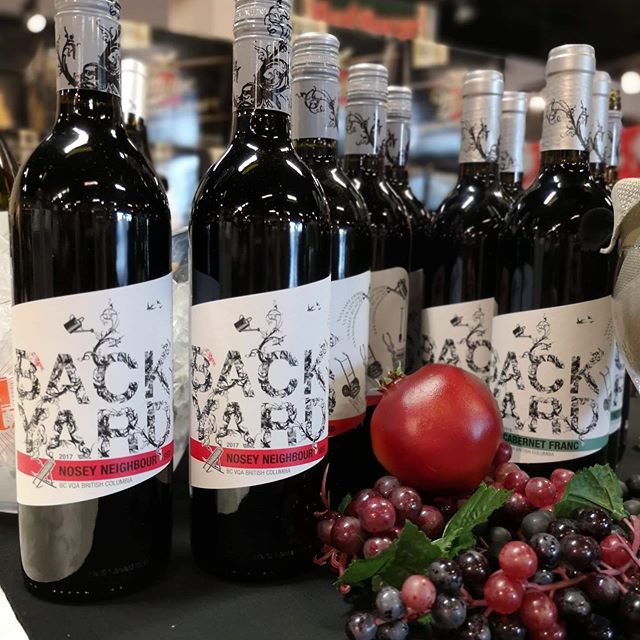 Happy Mothers Day everyone! Today we’re sampling @backyardwines Nosey Neighbour red as well as their Riesling! We will be sampling wine until 6pm! Cheers! 🥂