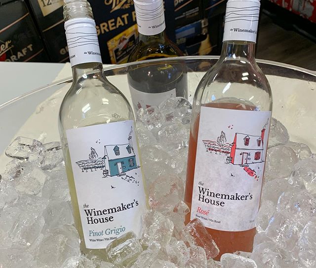 Hey everyone! Today we’re sampling the Winemakers house! Alyssa will be here sampling until 6pm! Add some wine to your long weekend! Cheers 🥂🎉