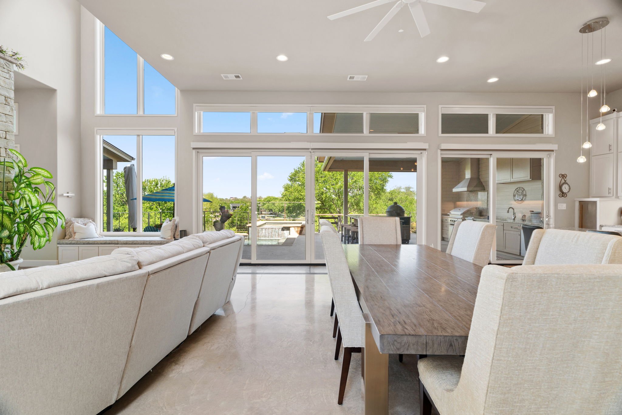 38-web-or-mls-132-rock-n-robyn.jpg