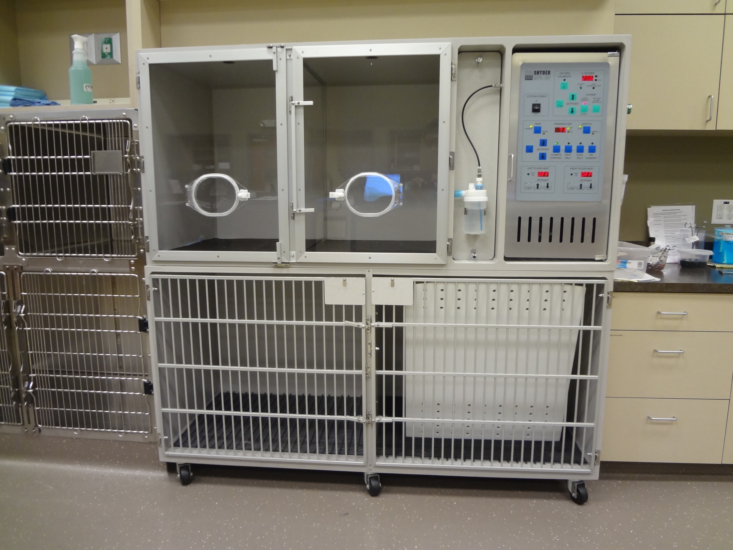 Synder Oxygen Cages