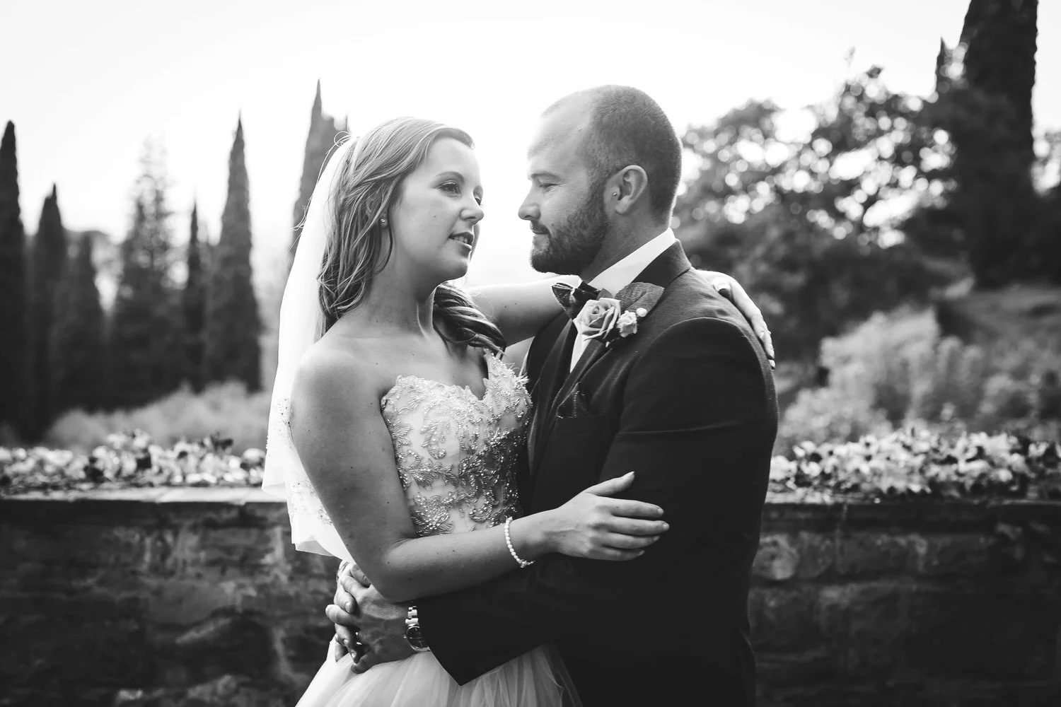 bride and groom at villa le fontanelle
