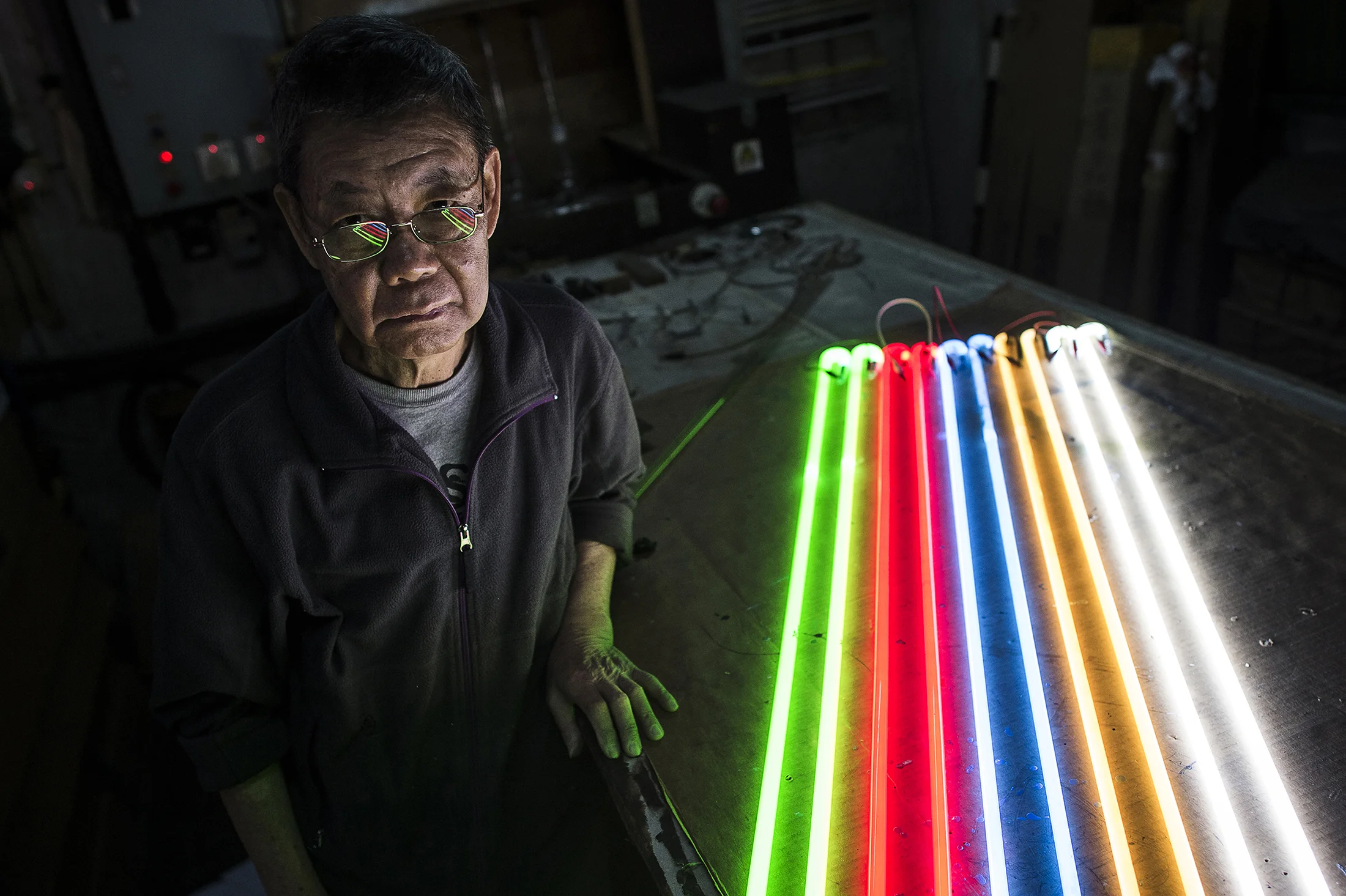 Lau Wan Neon sign maker