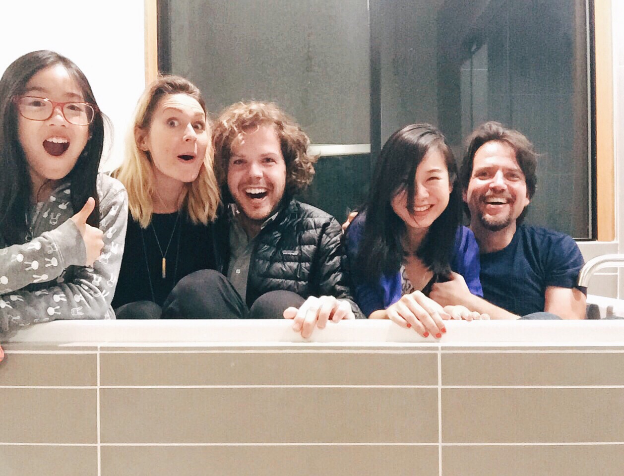 Miss. V, Drew and I, Bonnie and James... sitting in our friend Ellens tub at her house warming party... because we needed to know if we would all fit (and we did) ORGANS y'all. 